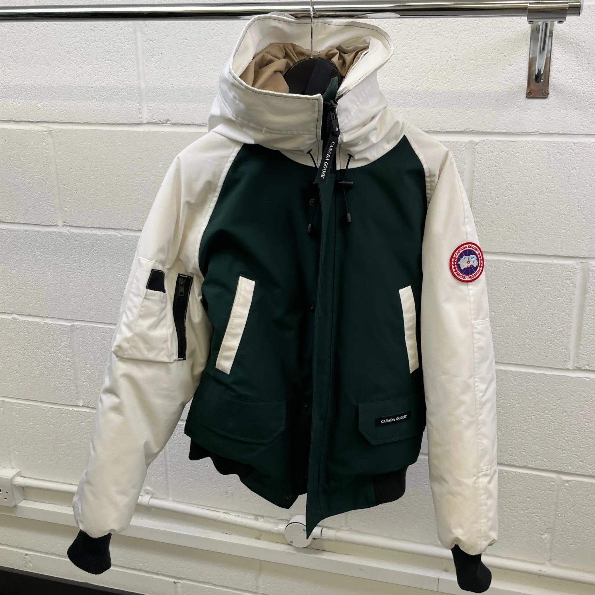 Chilliwack Unisex Bomber Down Jacket Green Size XS - Image 9