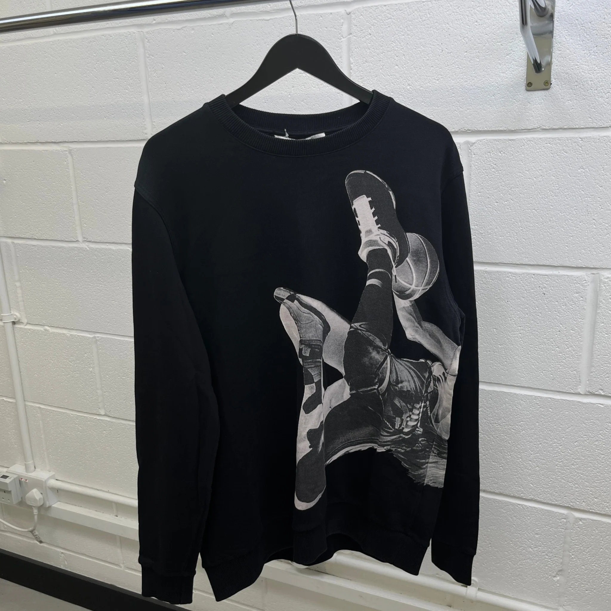 Men's Basketball Star Print Sweatshirt Black Size S - Image 8
