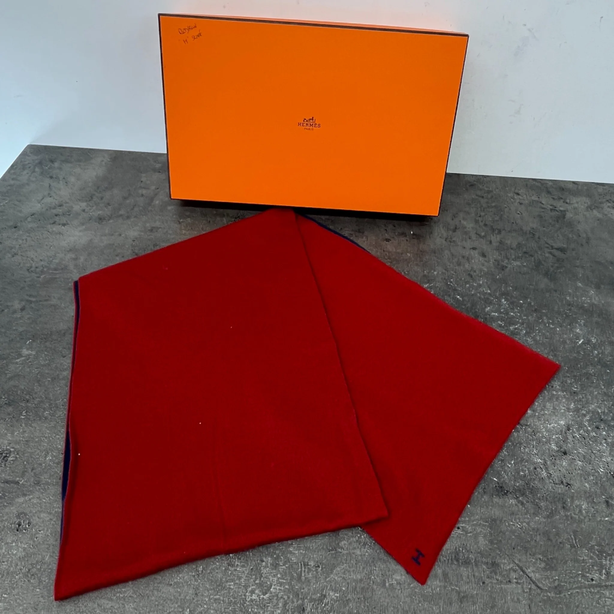 Men's Cashmere H Scarf Red - Image 10
