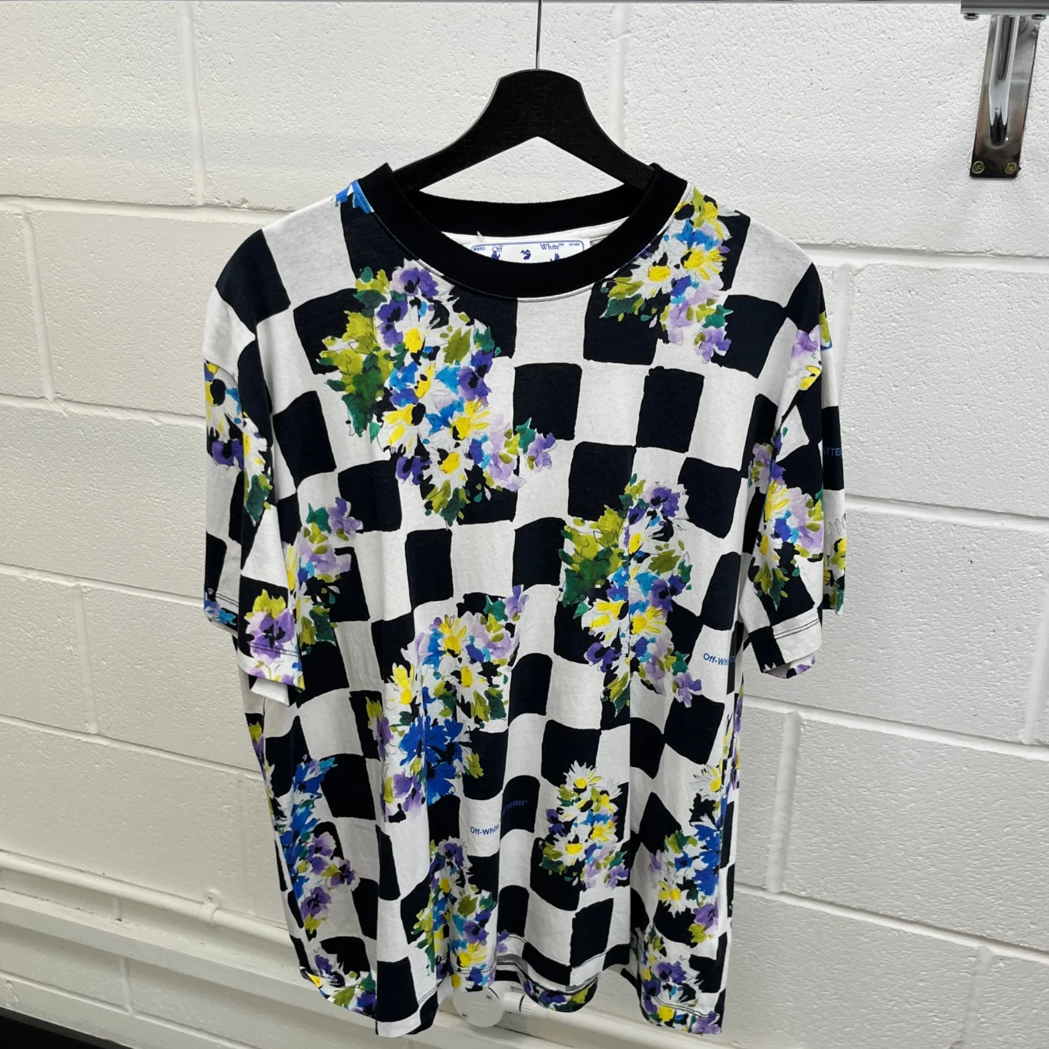 Men's Check Flowers T-Shirt White Size XS - Image 8