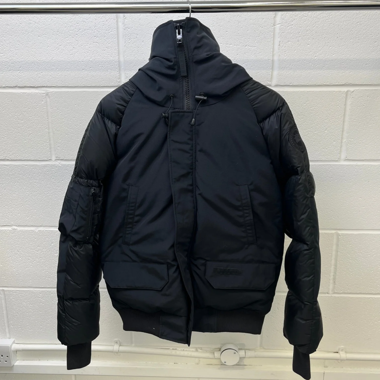 Men's Chilliwack Bomber Down Jacket Black Size S - Image 11