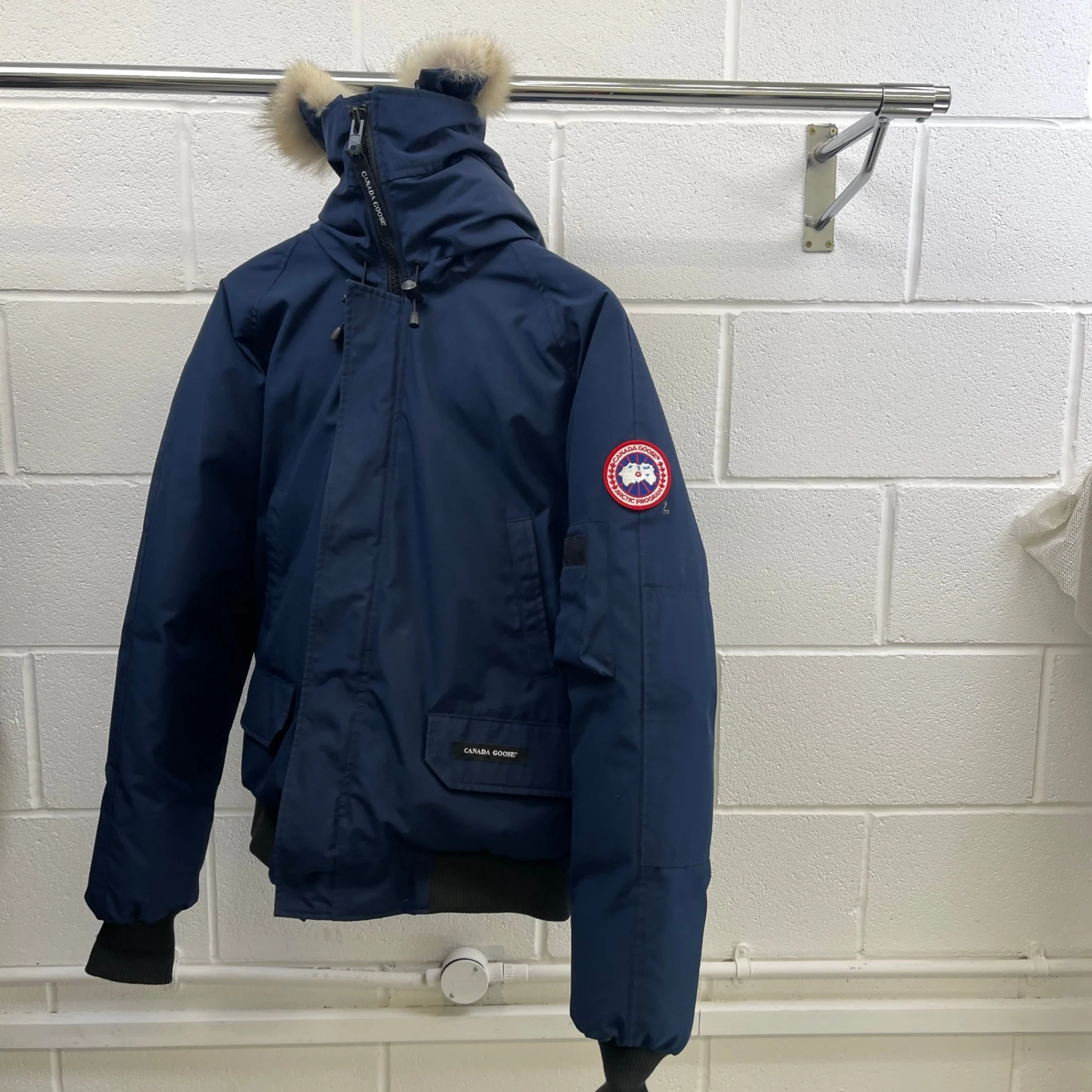 Men's Chilliwack Bomber Down Jacket Navy Size L - Image 10