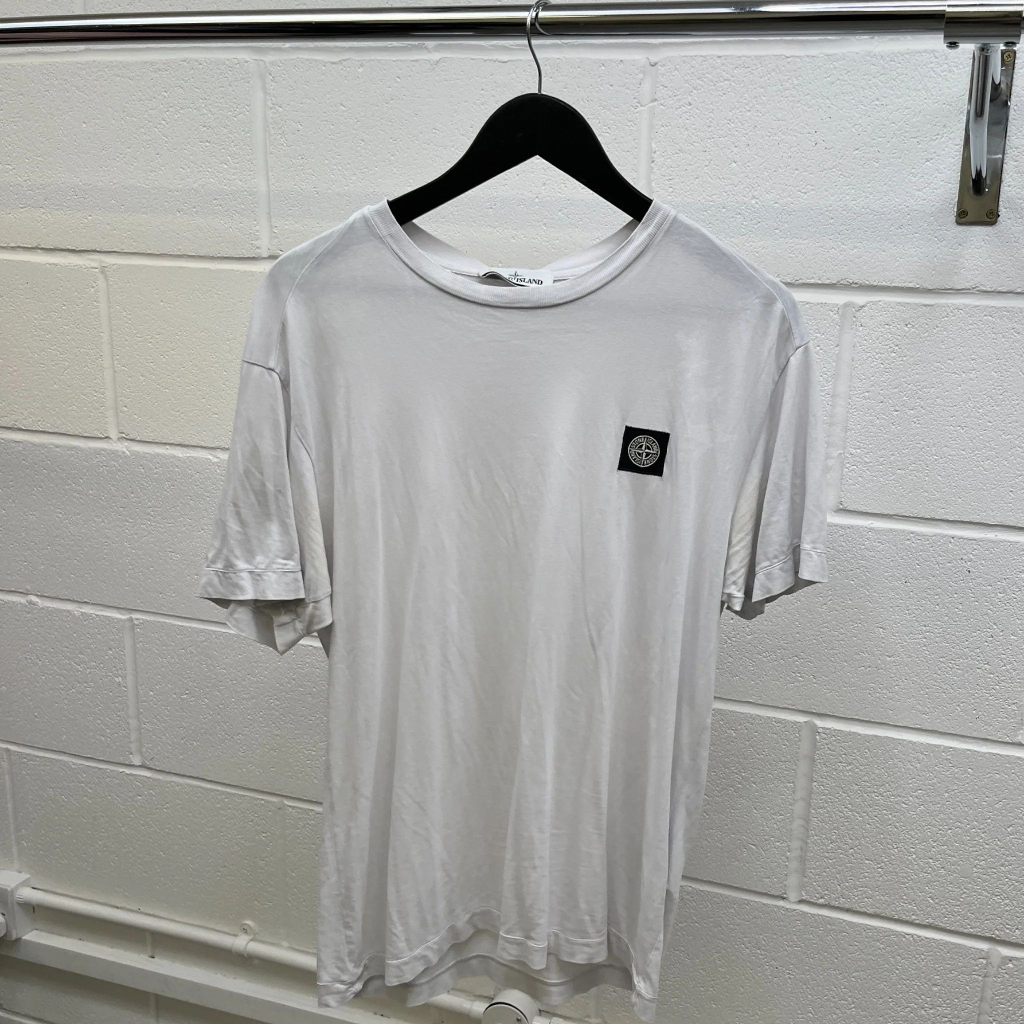 Men's Compass Logo Patch T-Shirt White Size M - Image 8
