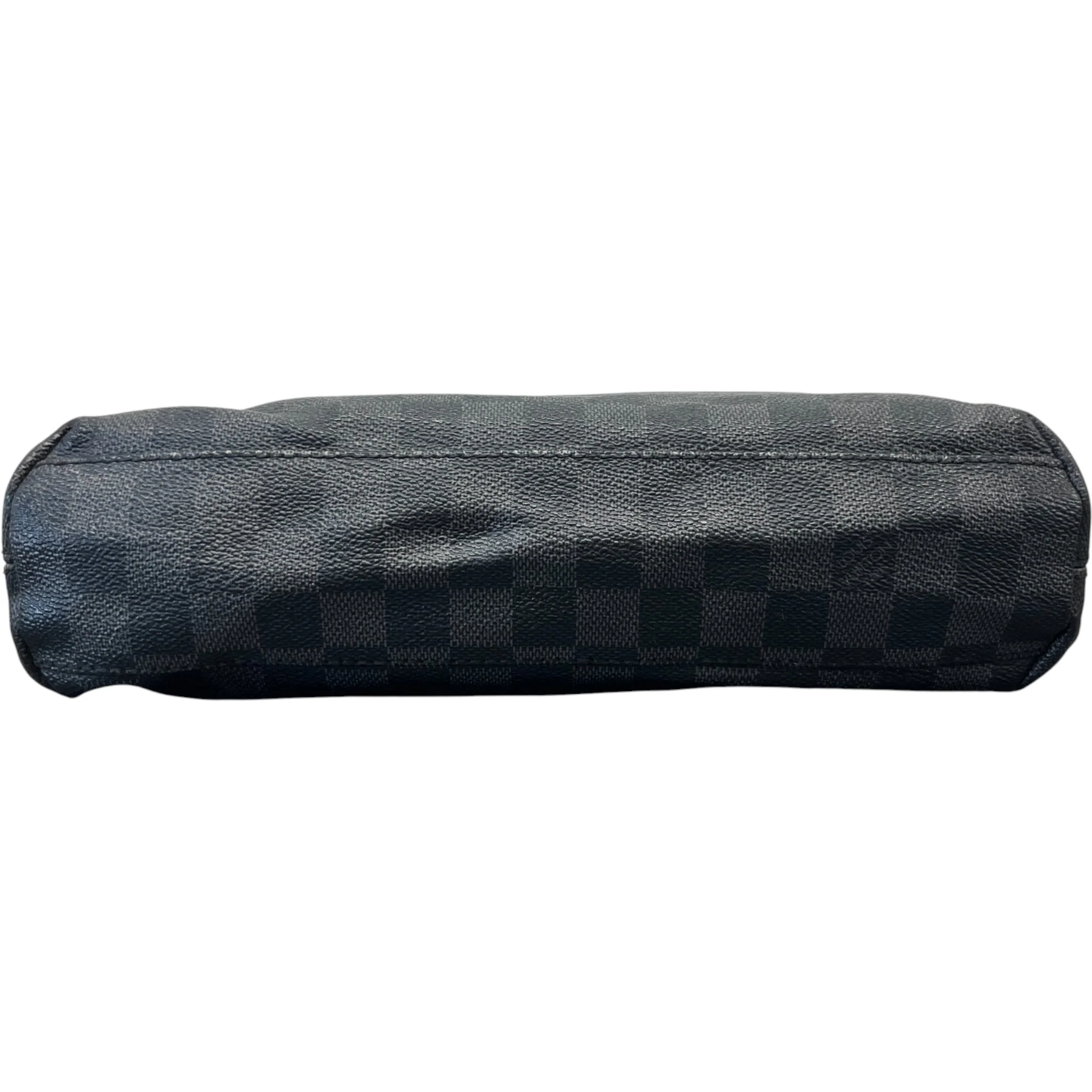 Men's Damier Graphite Mick Pm Messenger Bag Black - Image 10