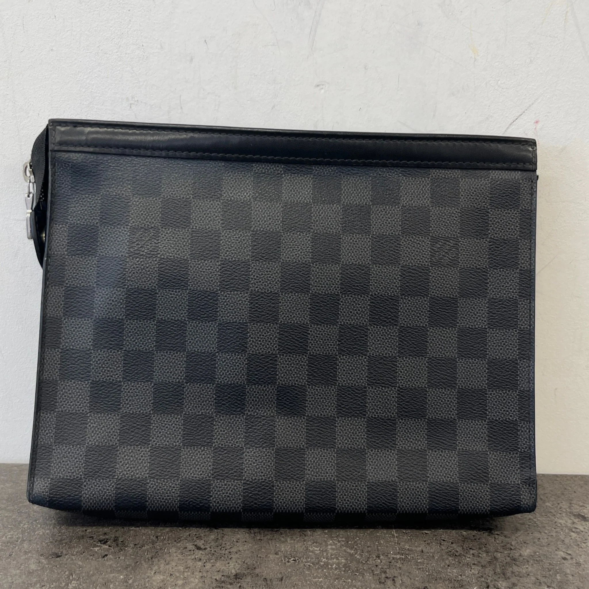 Men's Damier Graphite Pochette Voyage Mm Pouch Black - Image 12