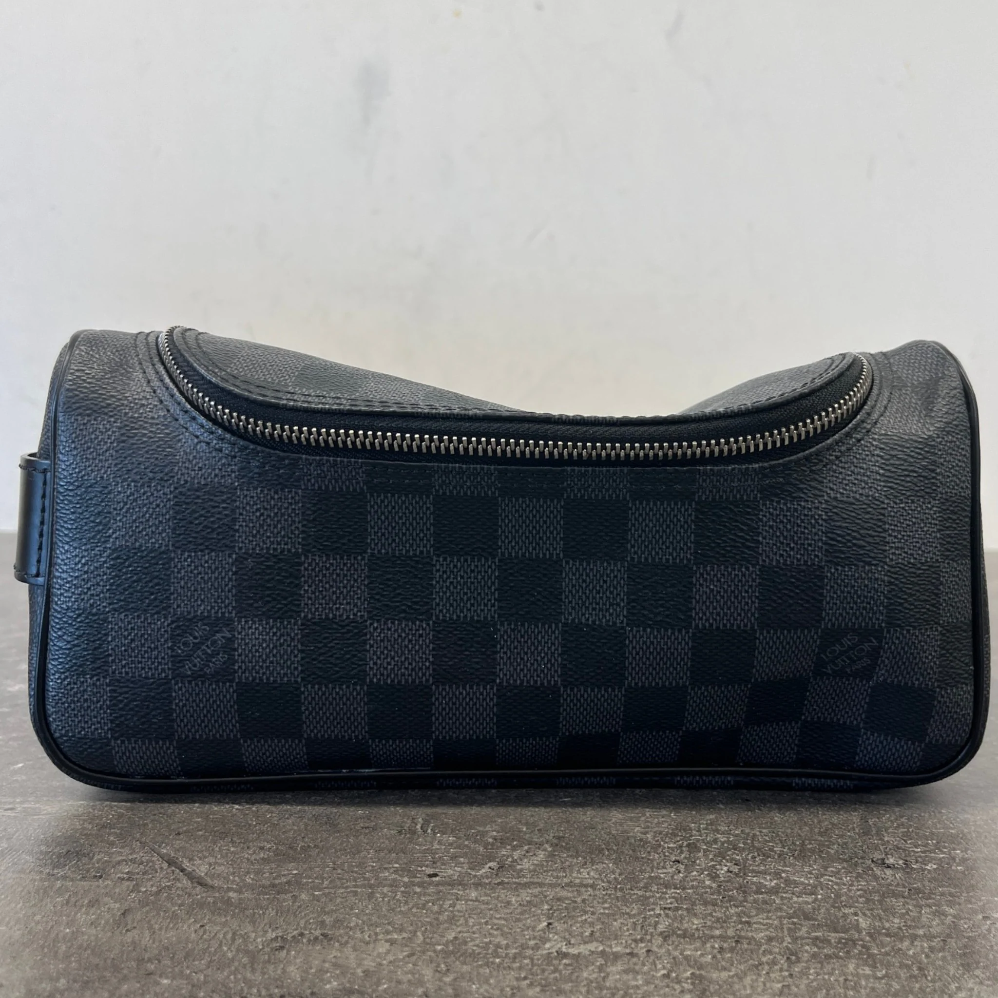 Men's Damier Graphite Toiletry Bag Black - Image 12