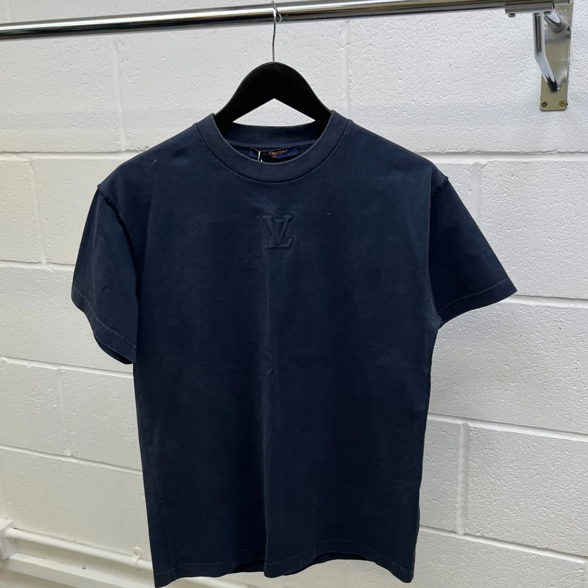 Men's Embossed Logo T-Shirt Navy Size XS - Image 8