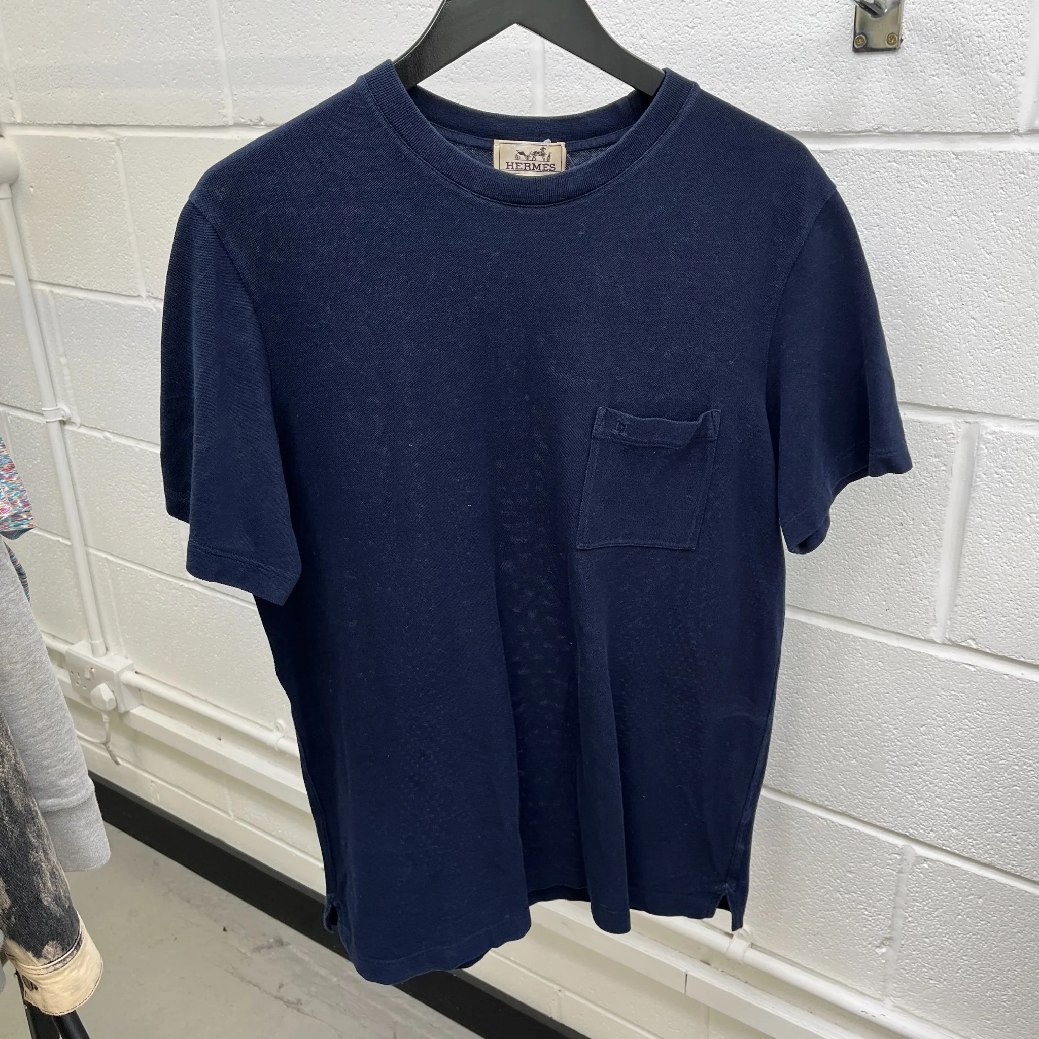 Men's Embroidered Logo T-Shirt Navy Size L - Image 6