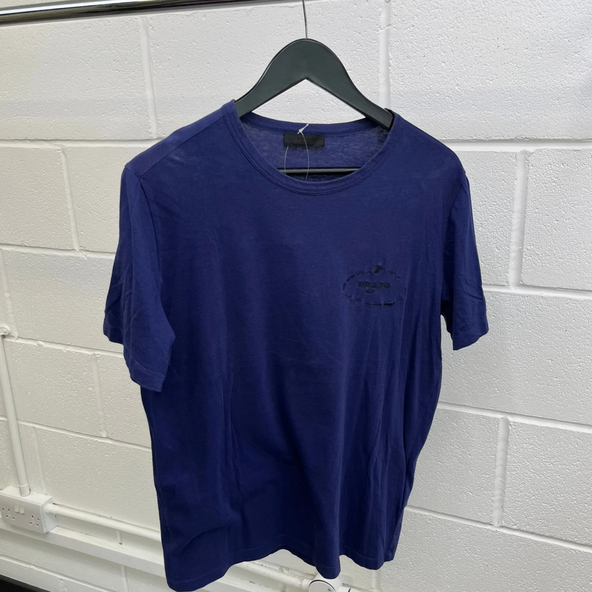 Men's Embroidered Logo T-Shirt Navy Size L - Image 8
