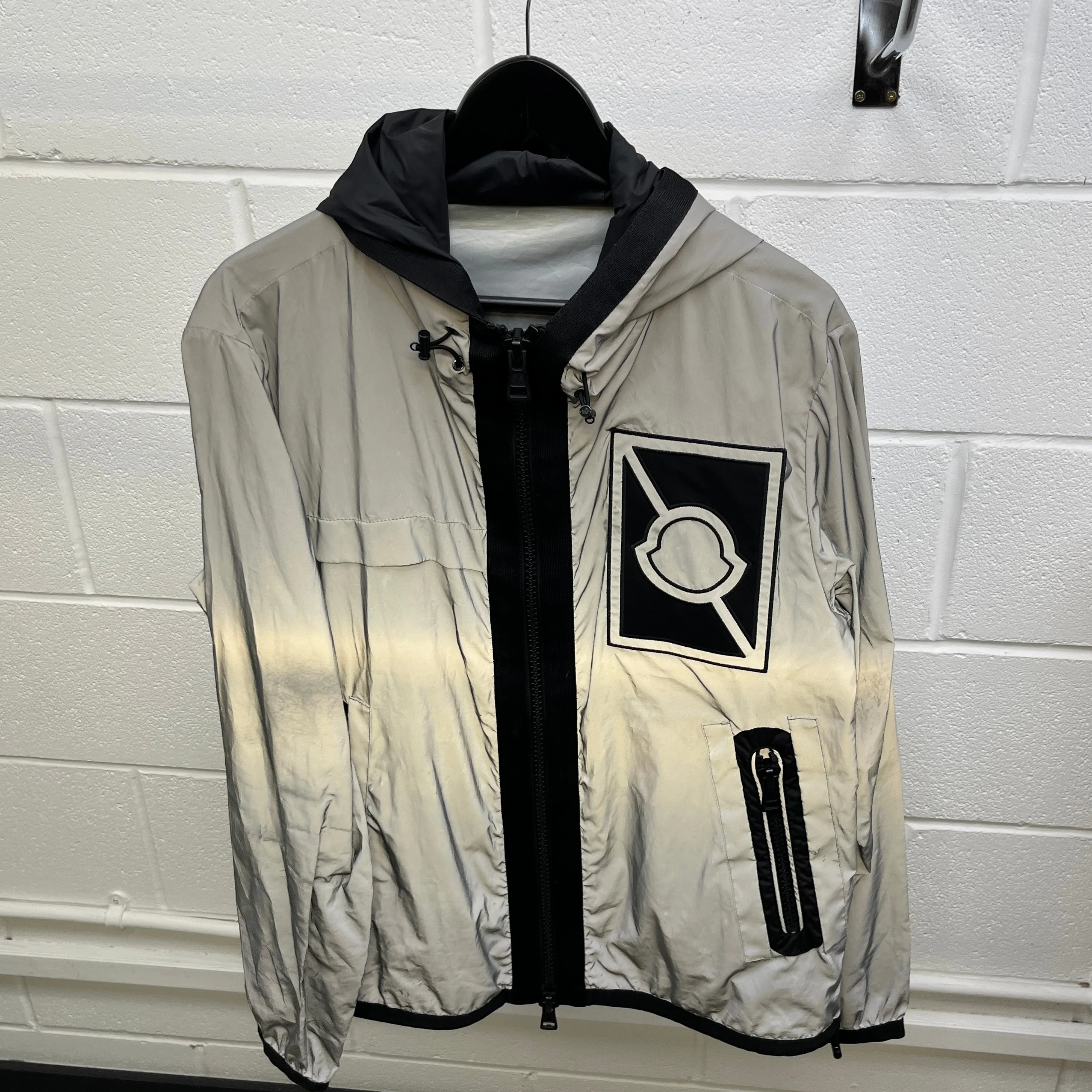 Men's Gauss Windbreaker Silver Size 4 / XL - Image 9