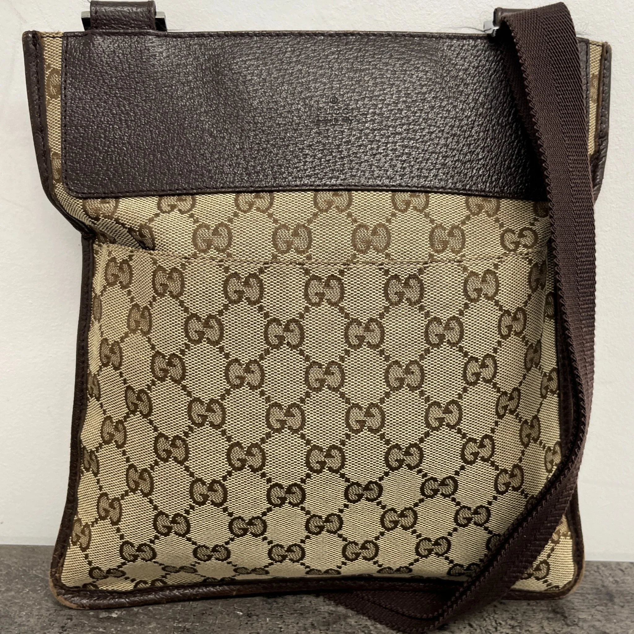 Men's Gg Supreme Canvas Messenger Bag Brown - Image 10