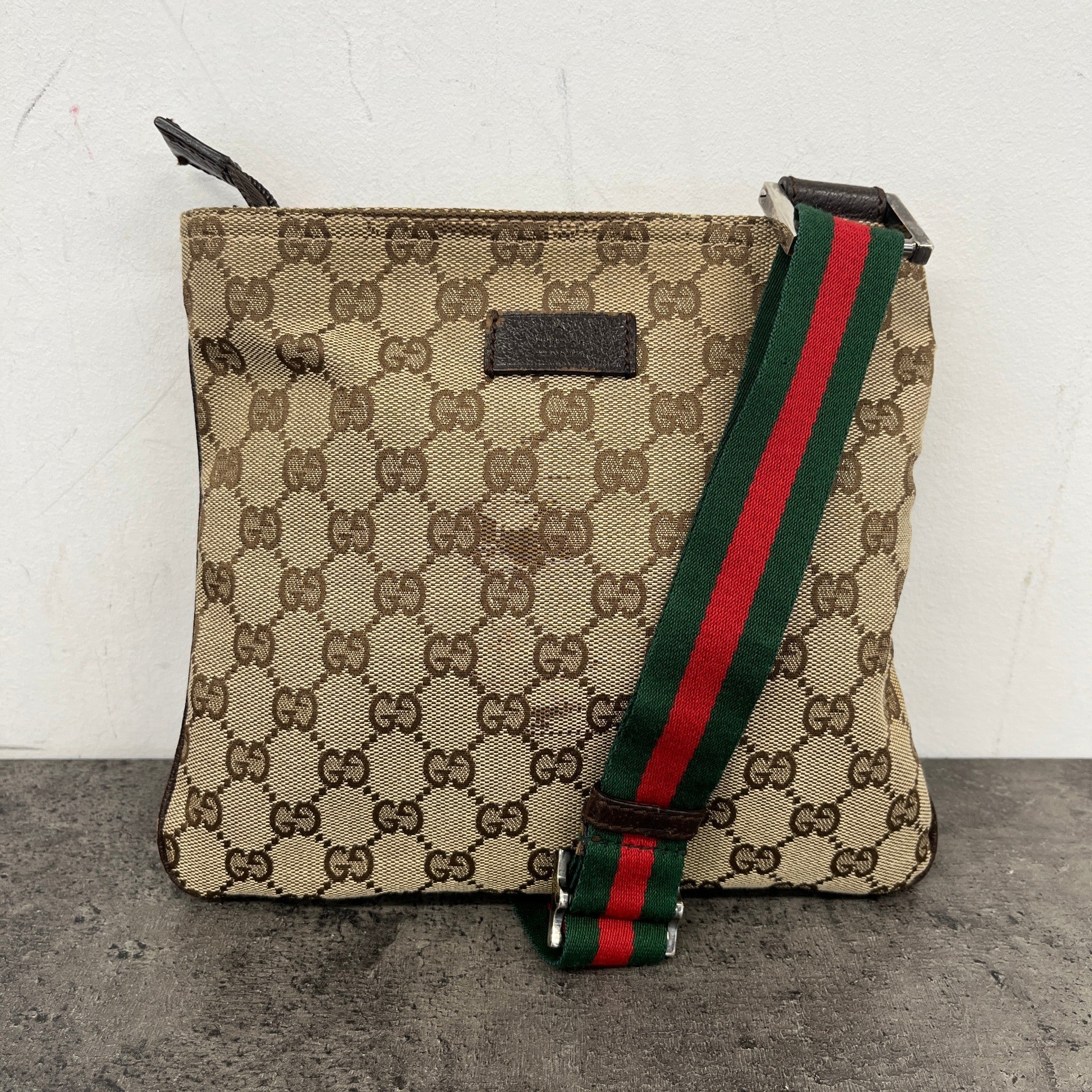 Men's Gg Supreme Messenger Bag Beige - Image 9