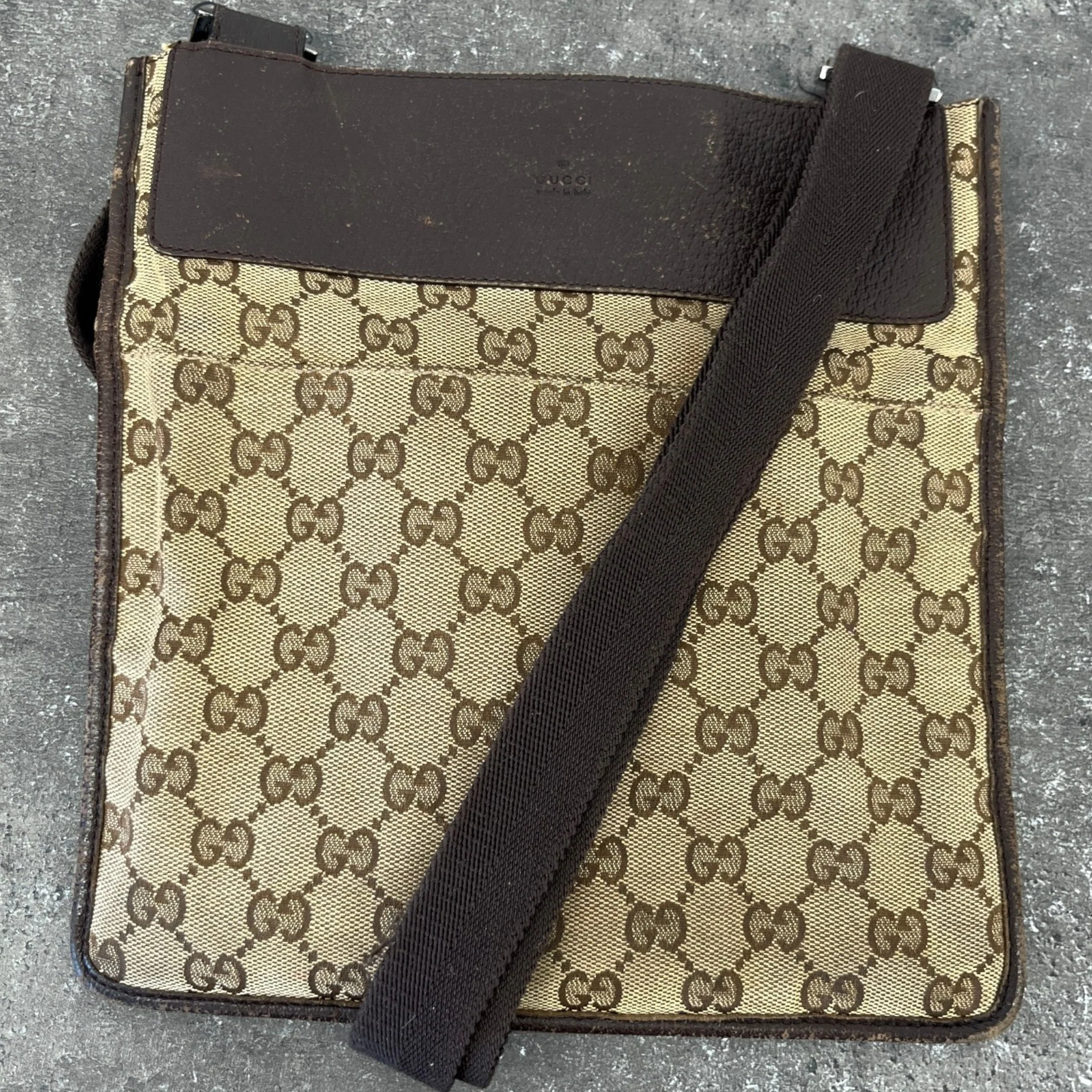 Men's Gg Supreme Messenger Bag Beige - Image 9