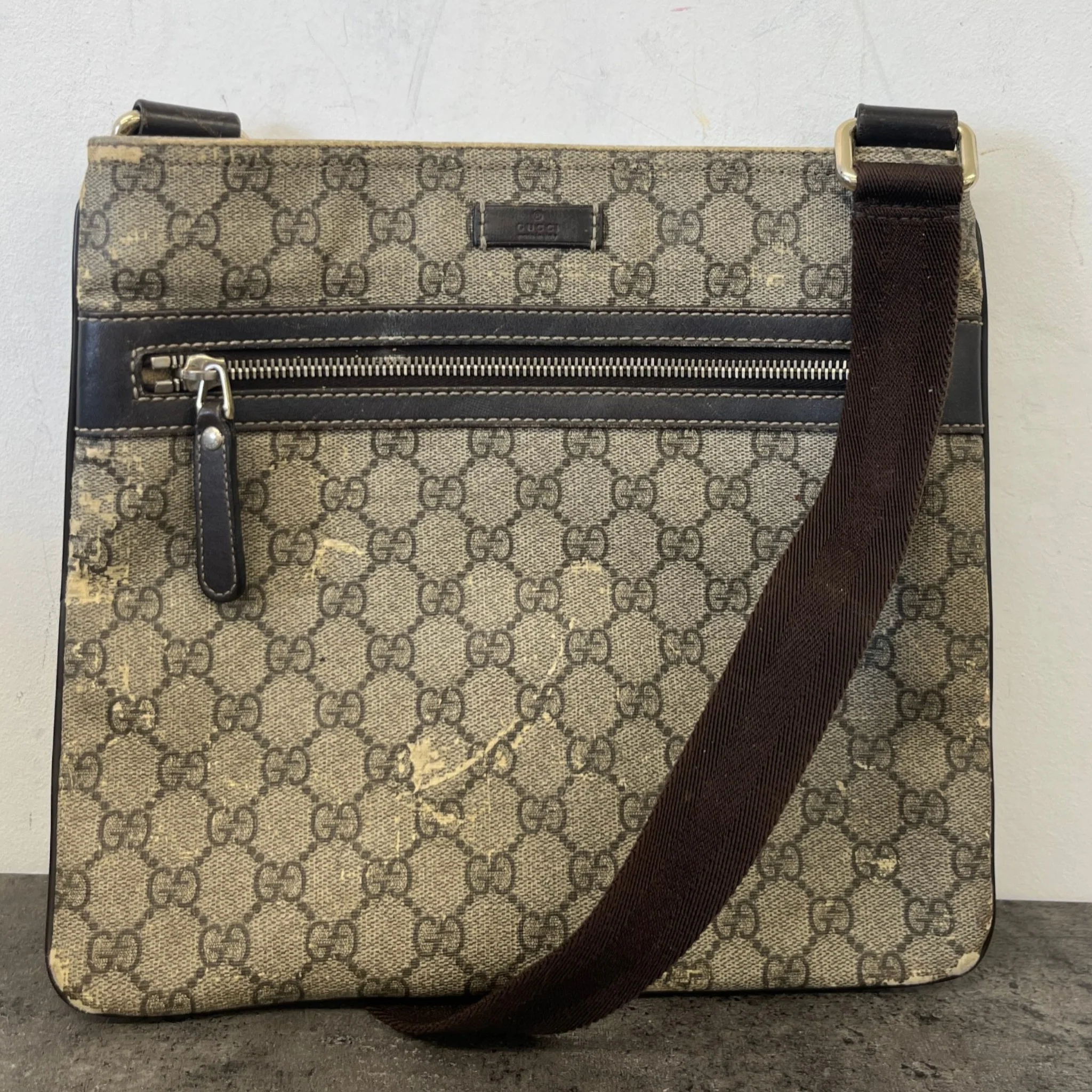 Men's Gg Supreme Messenger Bag Beige - Image 9