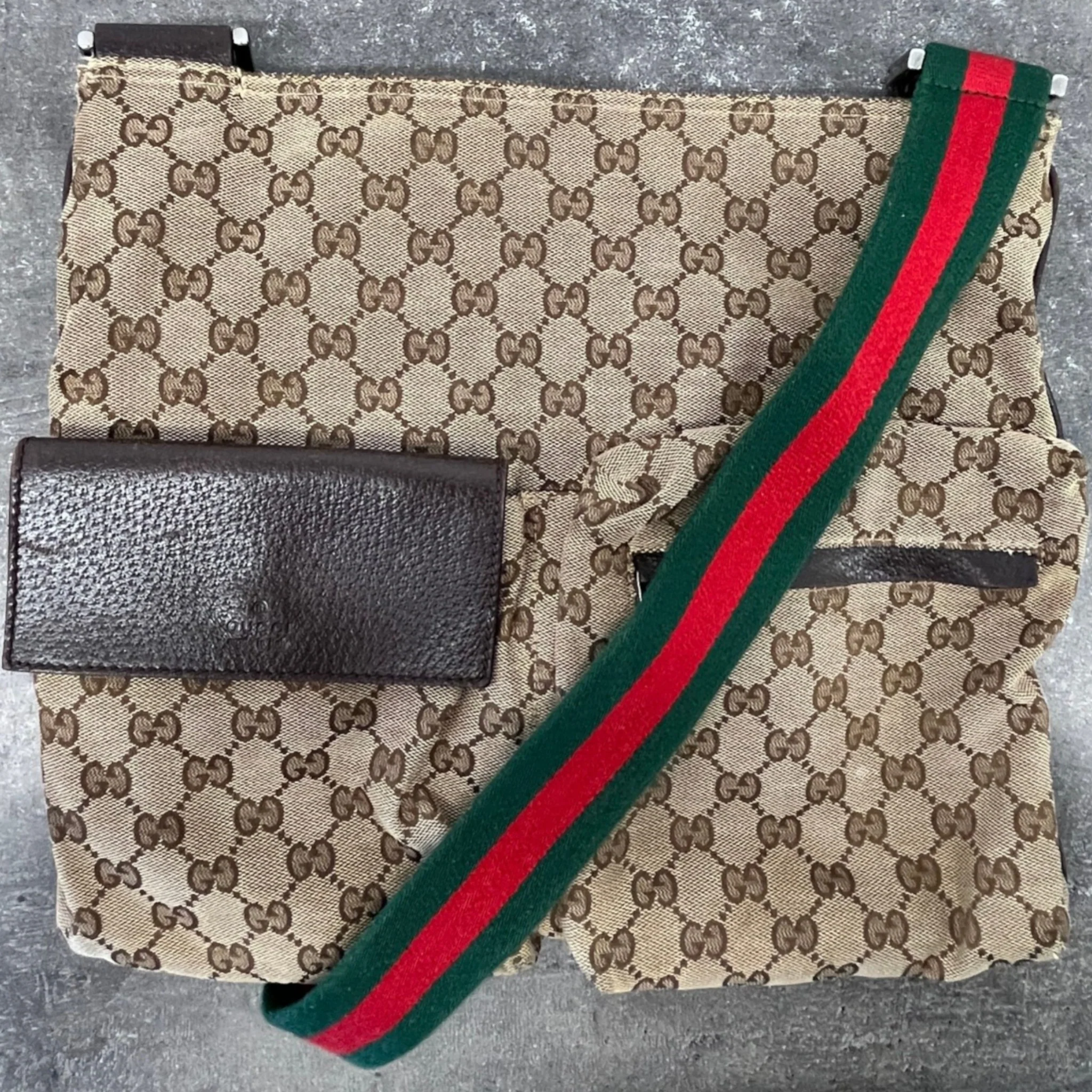Men's Gg Supreme Messenger Bag Beige - Image 9