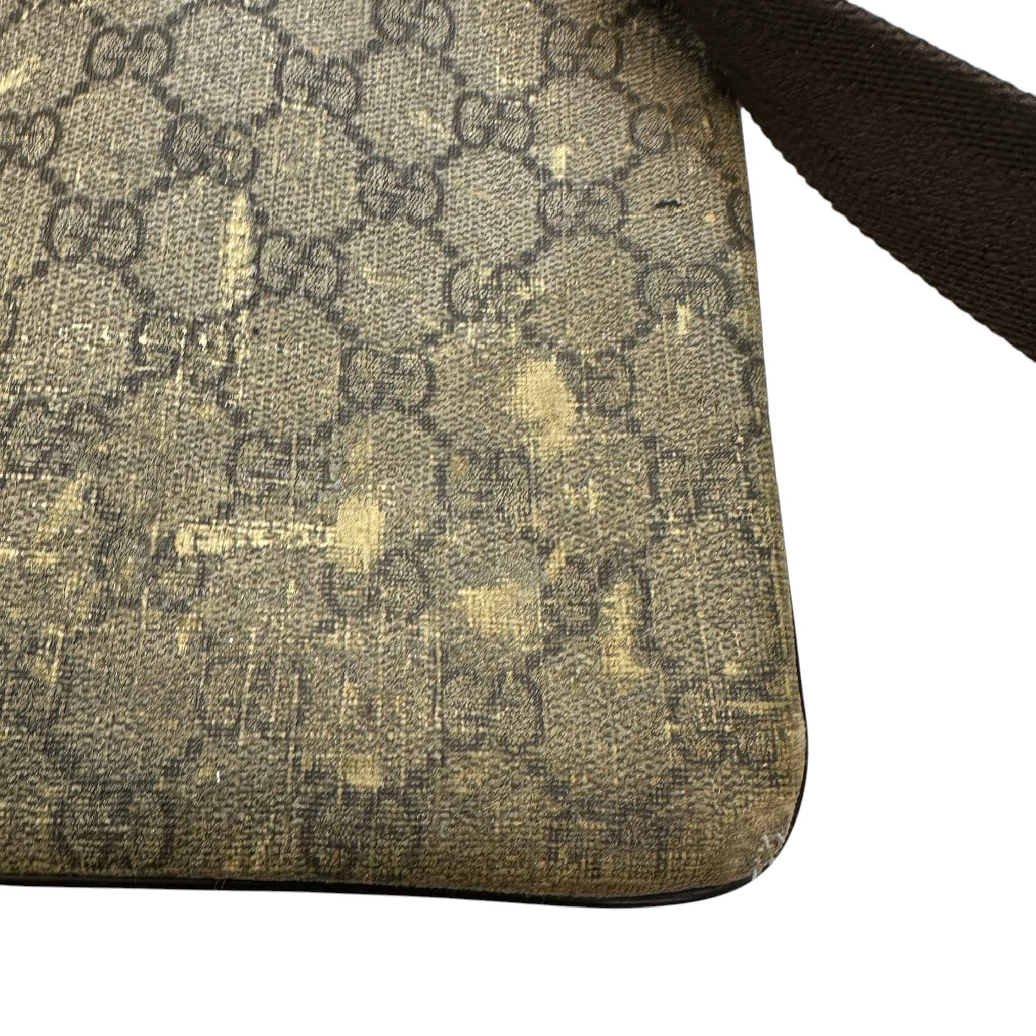 Men's Gg Supreme Messenger Bag Beige - Image 13