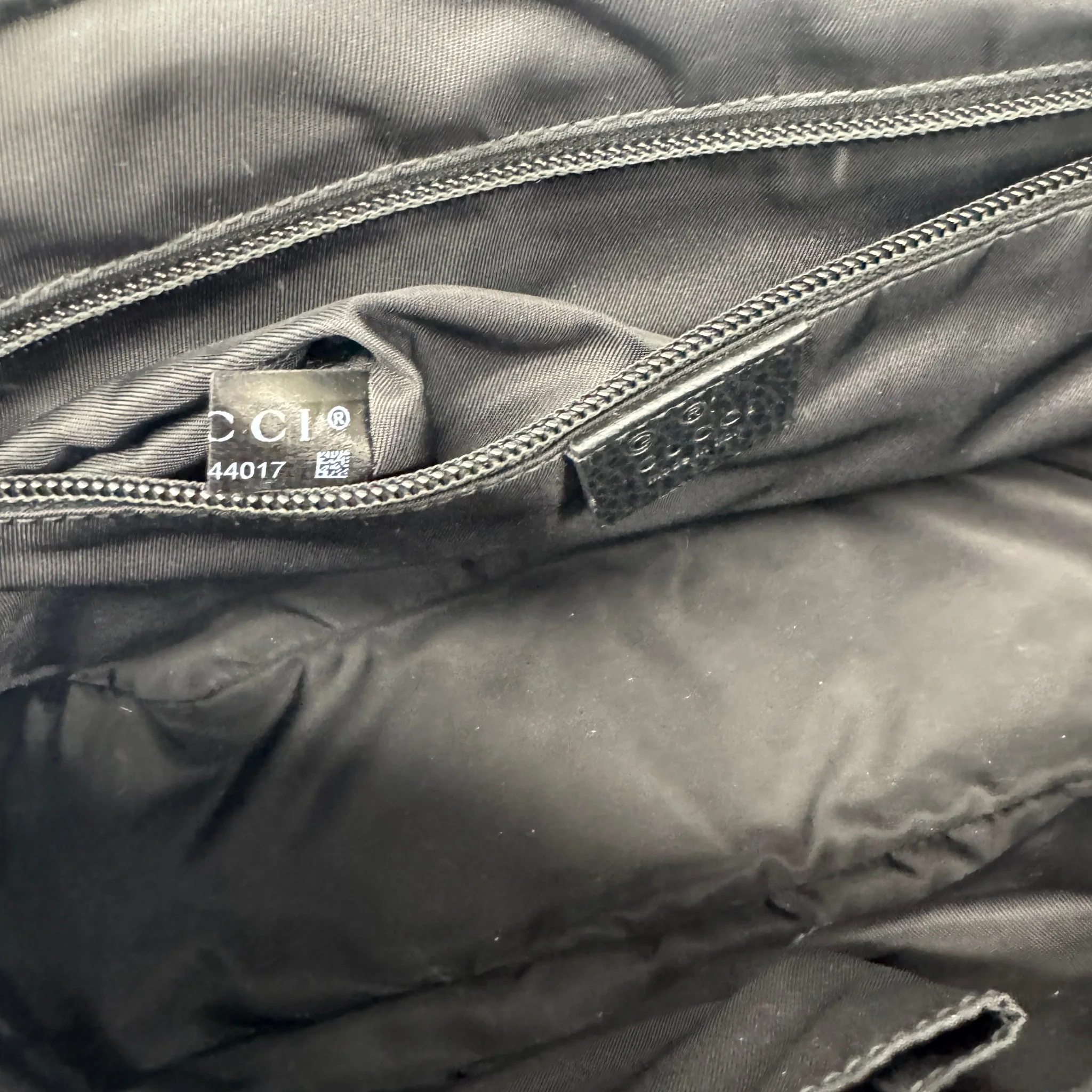 Men's Gg Supreme Messenger Bag Black - Image 11