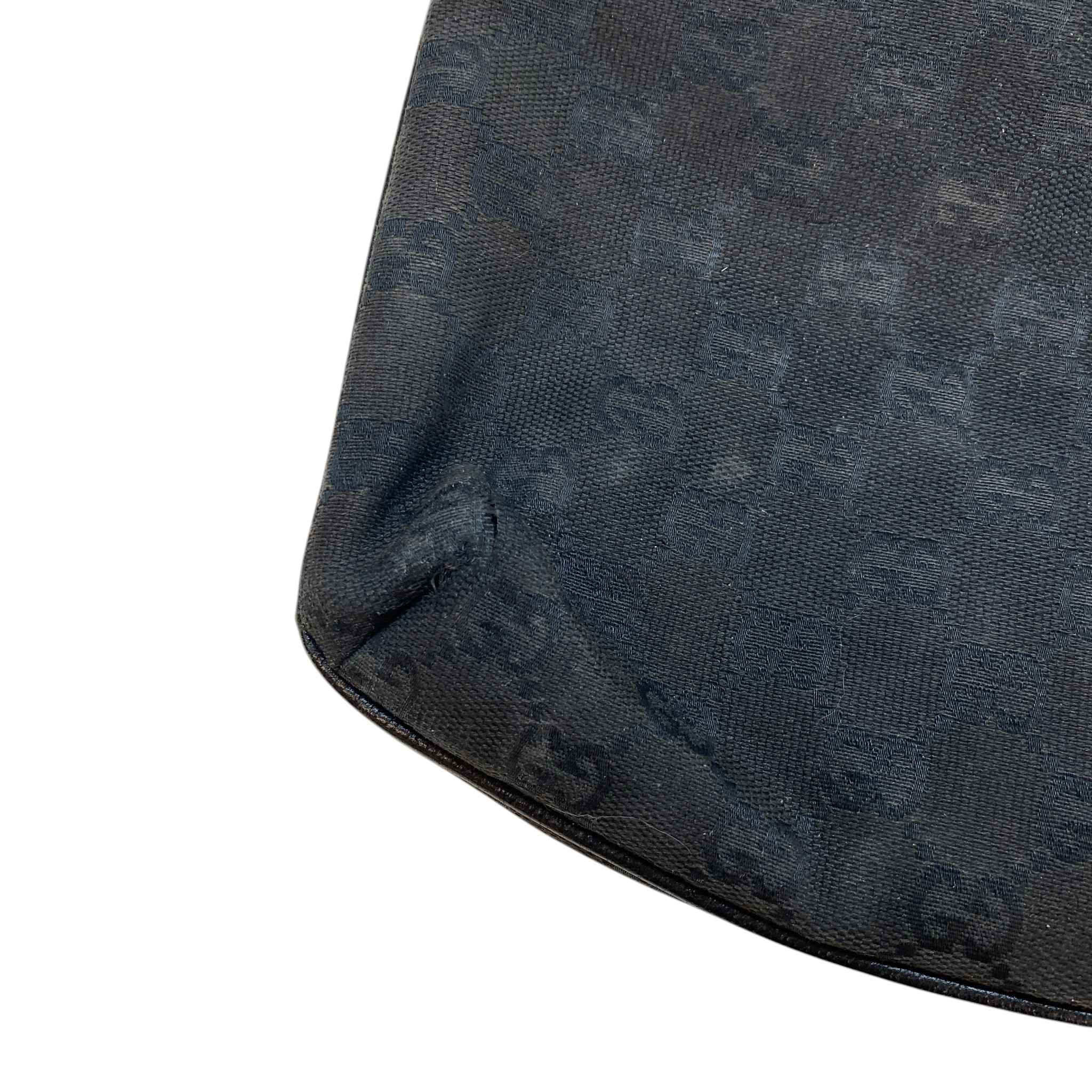 Men's Gg Supreme Messenger Bag Black - Image 16