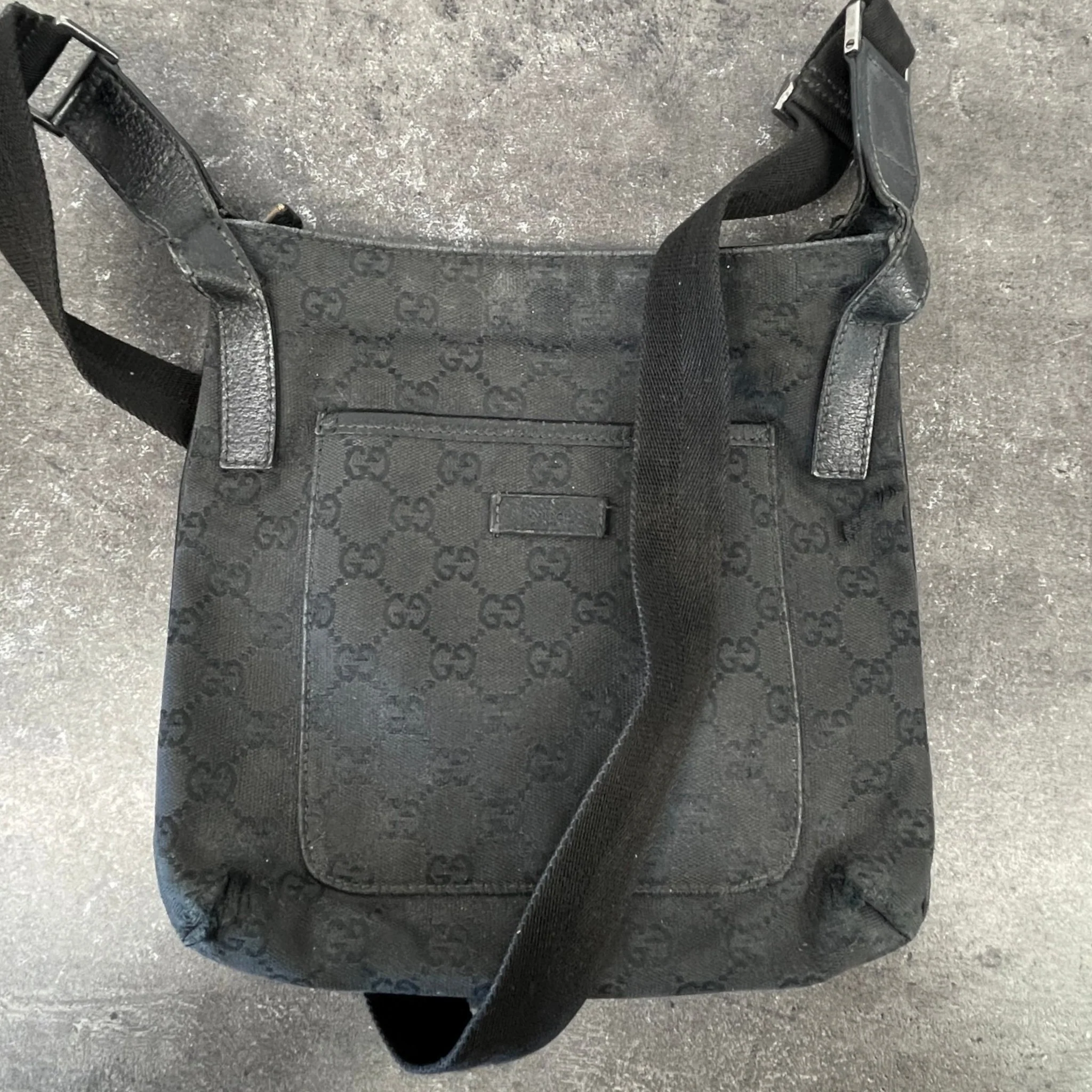 Men's Gg Supreme Messenger Bag Black - Image 8