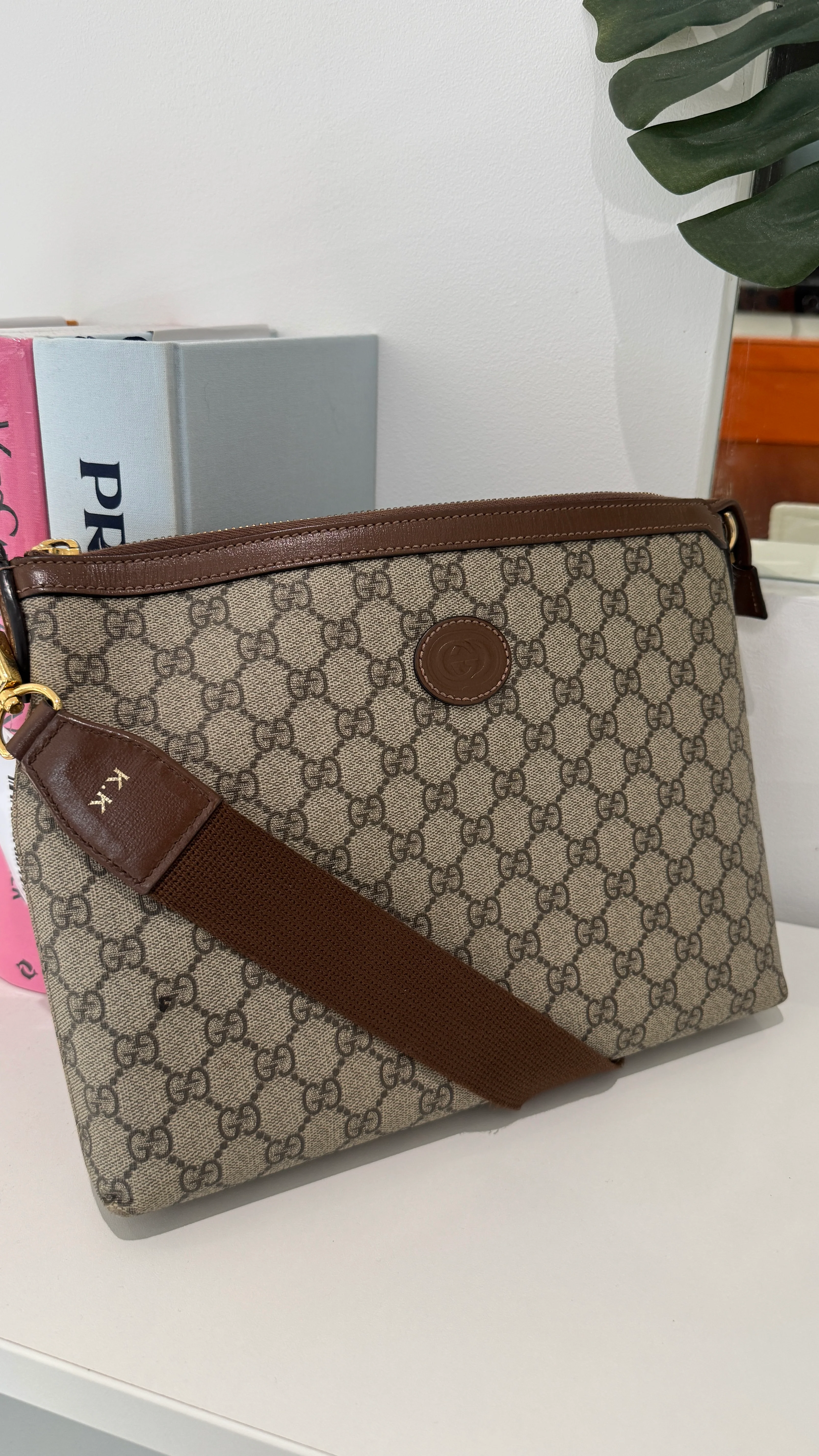 Men's Gg Supreme Messenger Bag Brown - Image 10