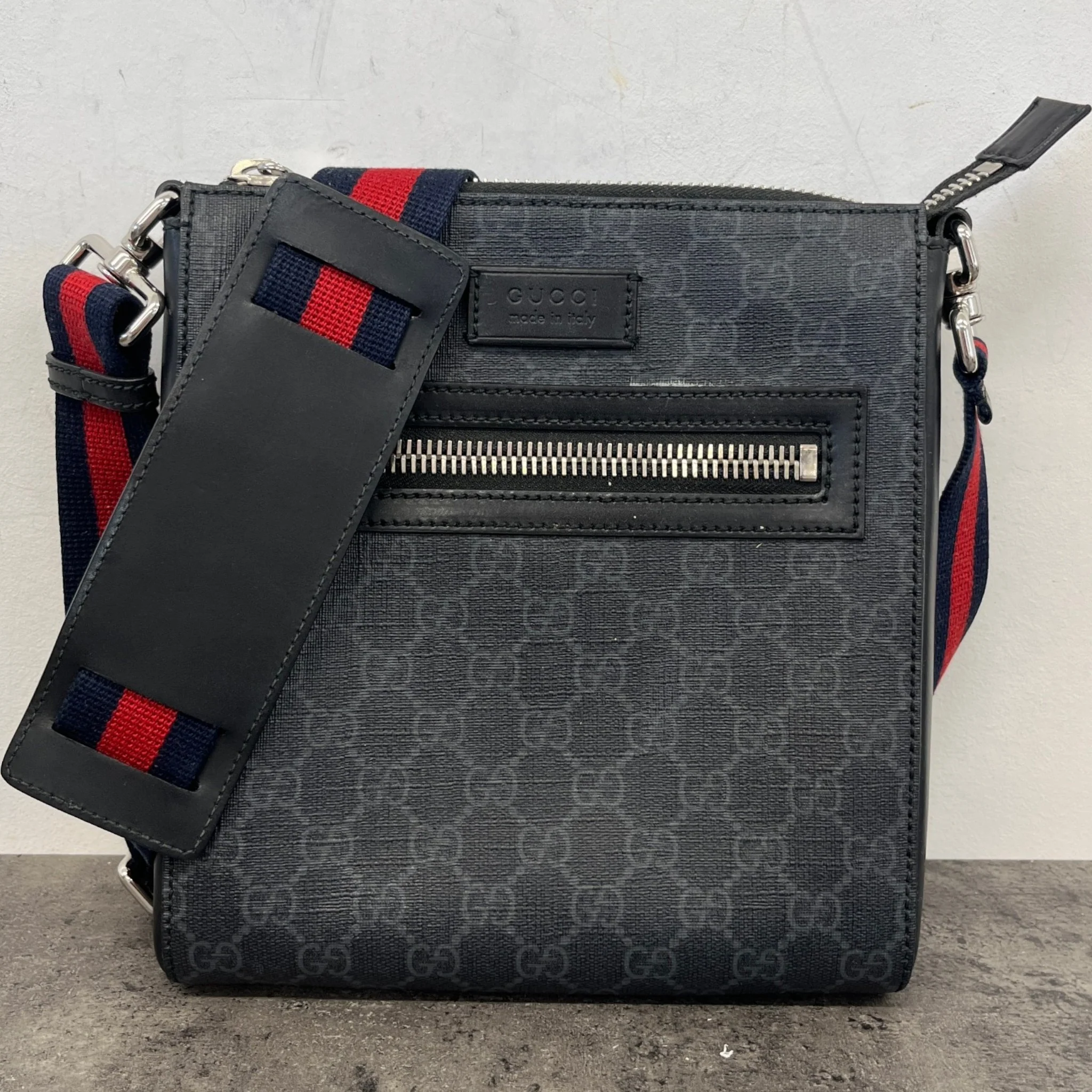 Men's Gg Supreme Messenger Bag Grey - Image 13