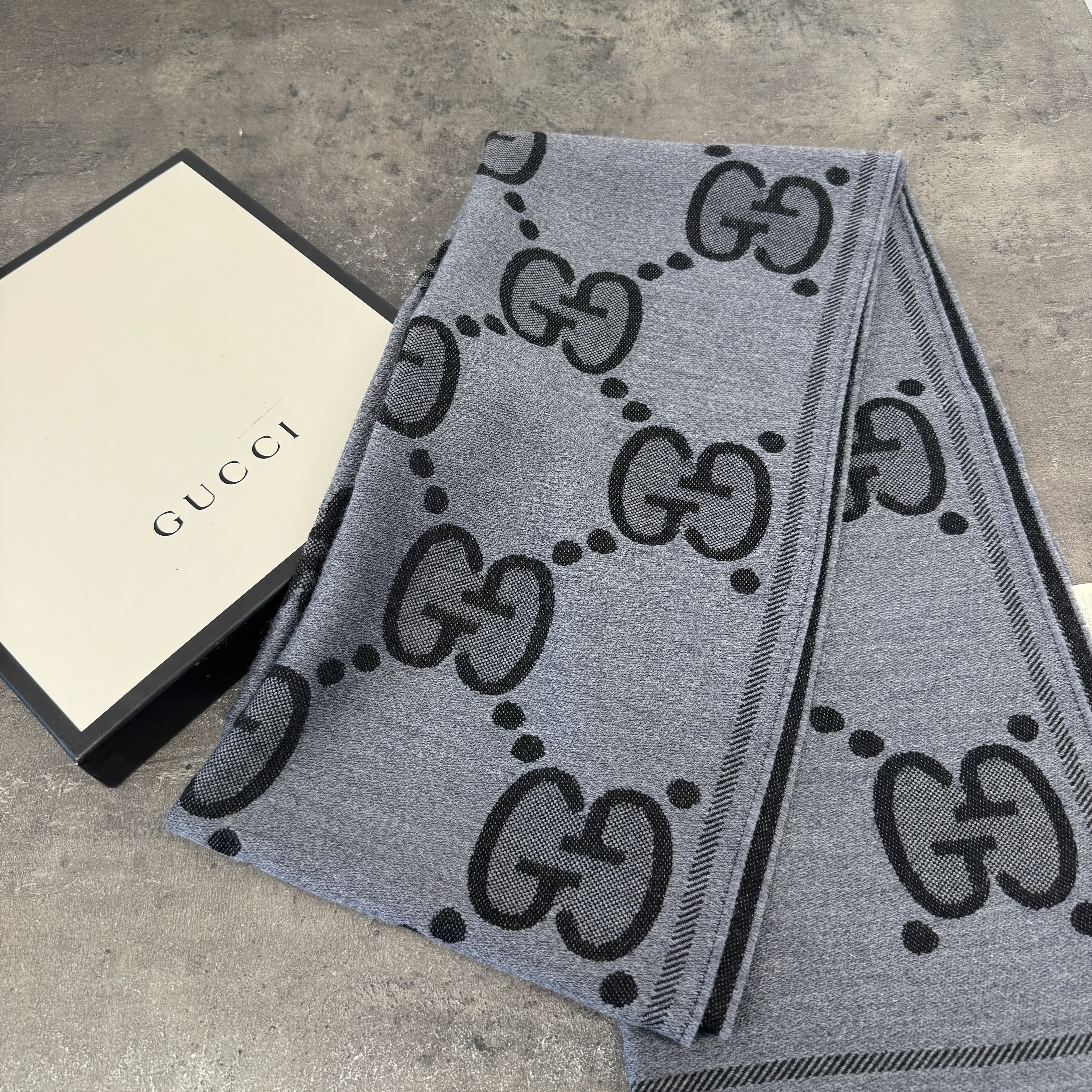 Men's Jumbo Gg Scarf Charcoal - Image 7