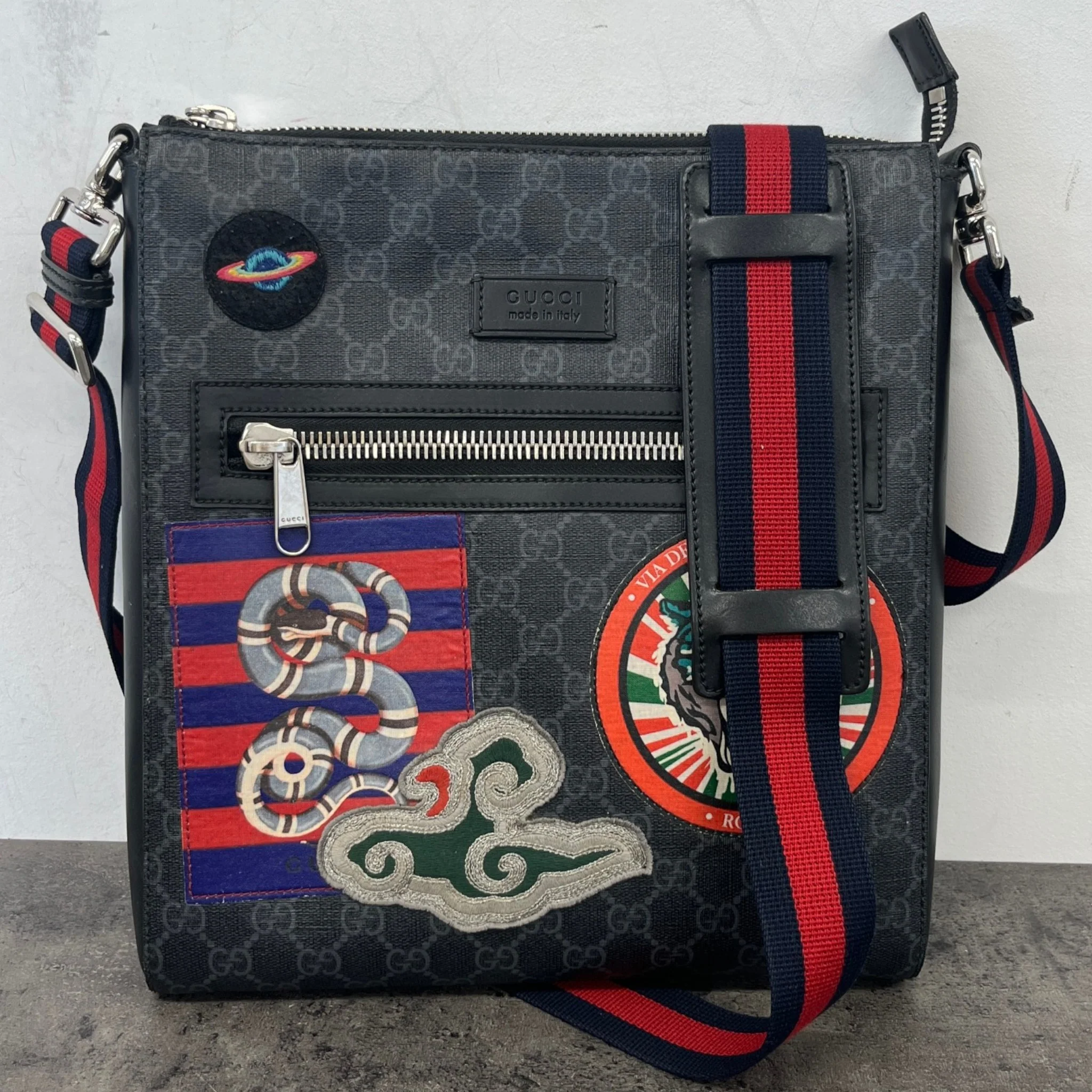 Men's Large Gg Supreme Night Messenger Bag Black - Image 10
