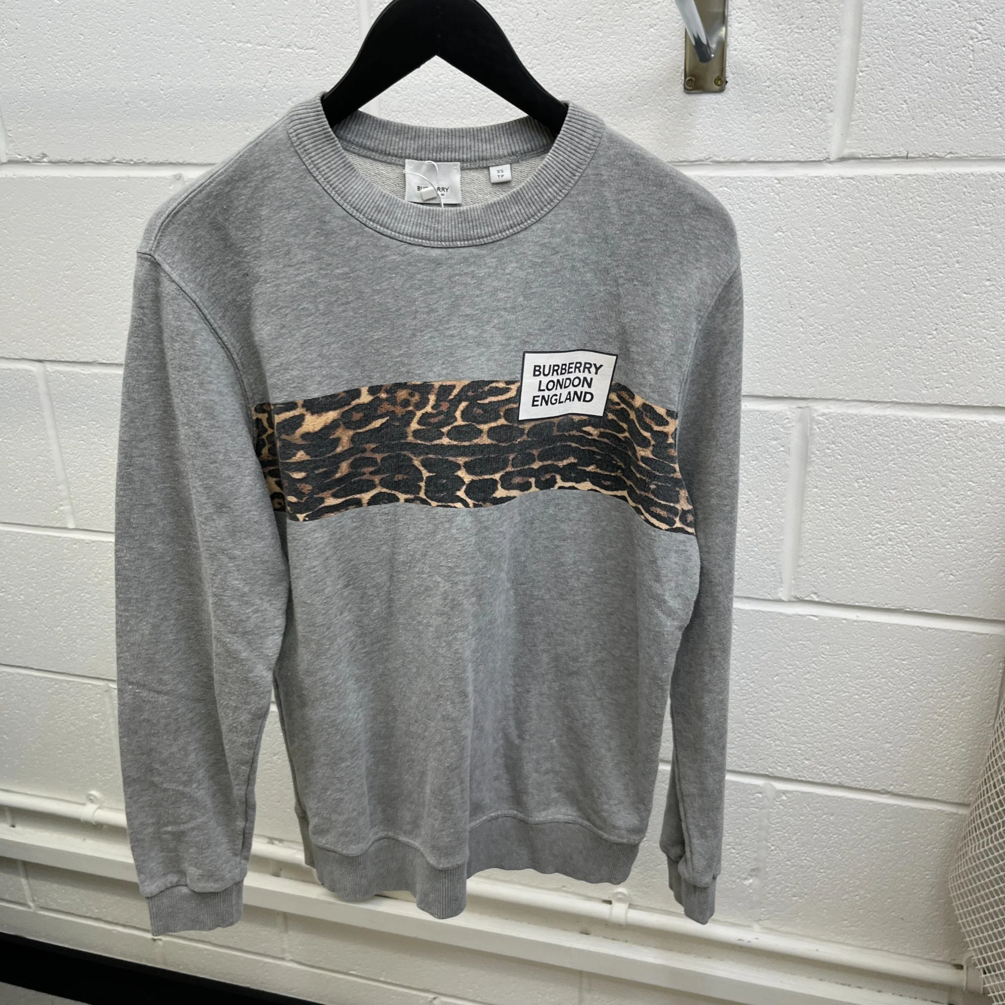 Men's Leopard Logo Print Sweatshirt Grey Size XS - Image 7