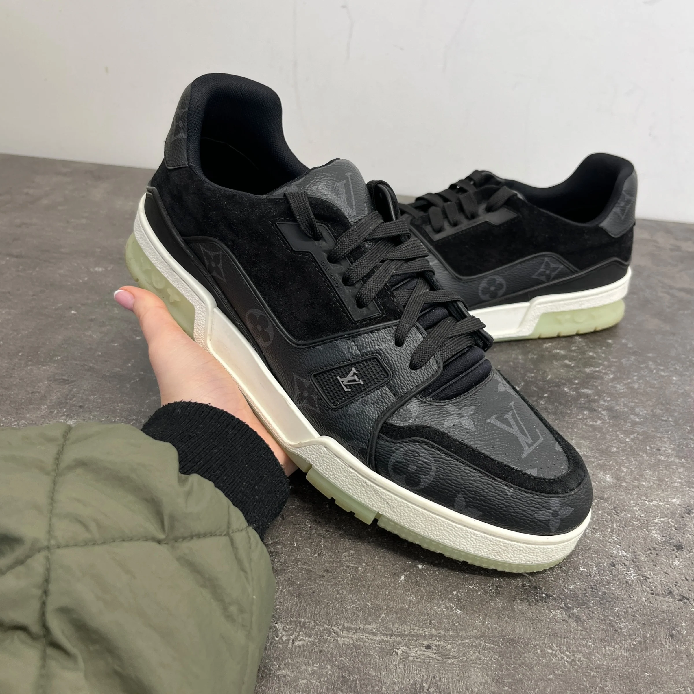Men's Lv Low Trainers Black Size EU 42 / UK 8 - Image 12