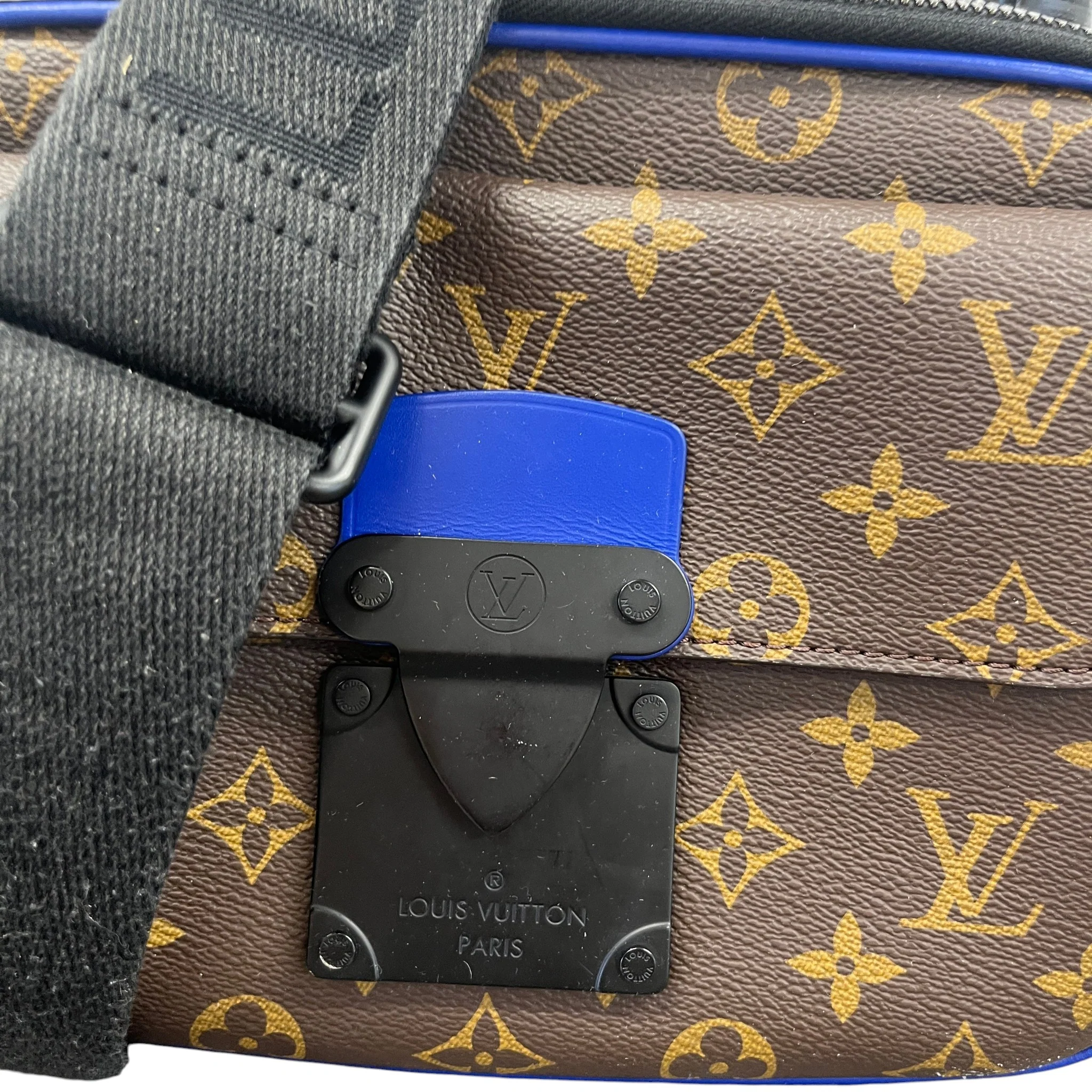 Men's Monogram  S-Lock Messenger Bag Brown - Image 10