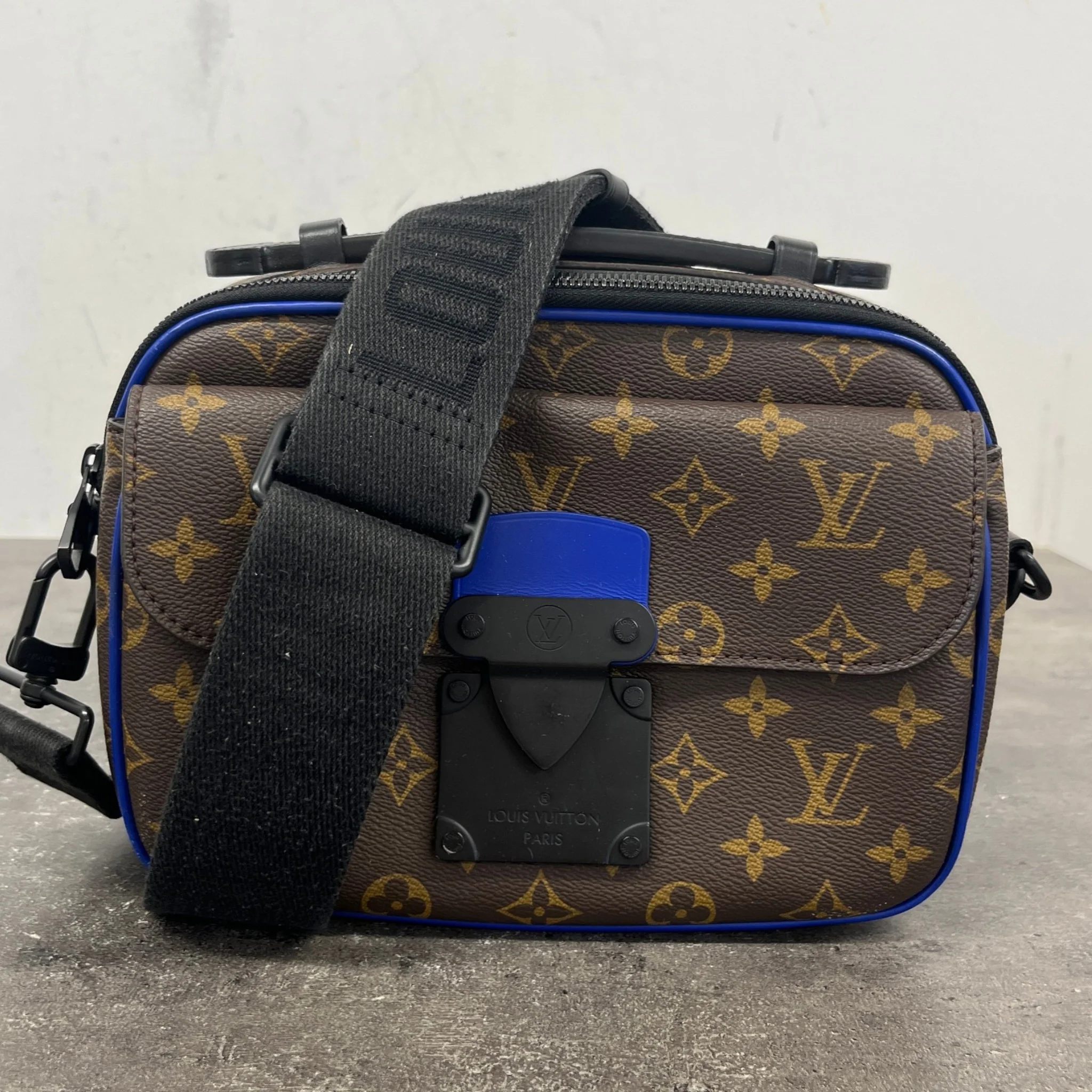 Men's Monogram  S-Lock Messenger Bag Brown - Image 11