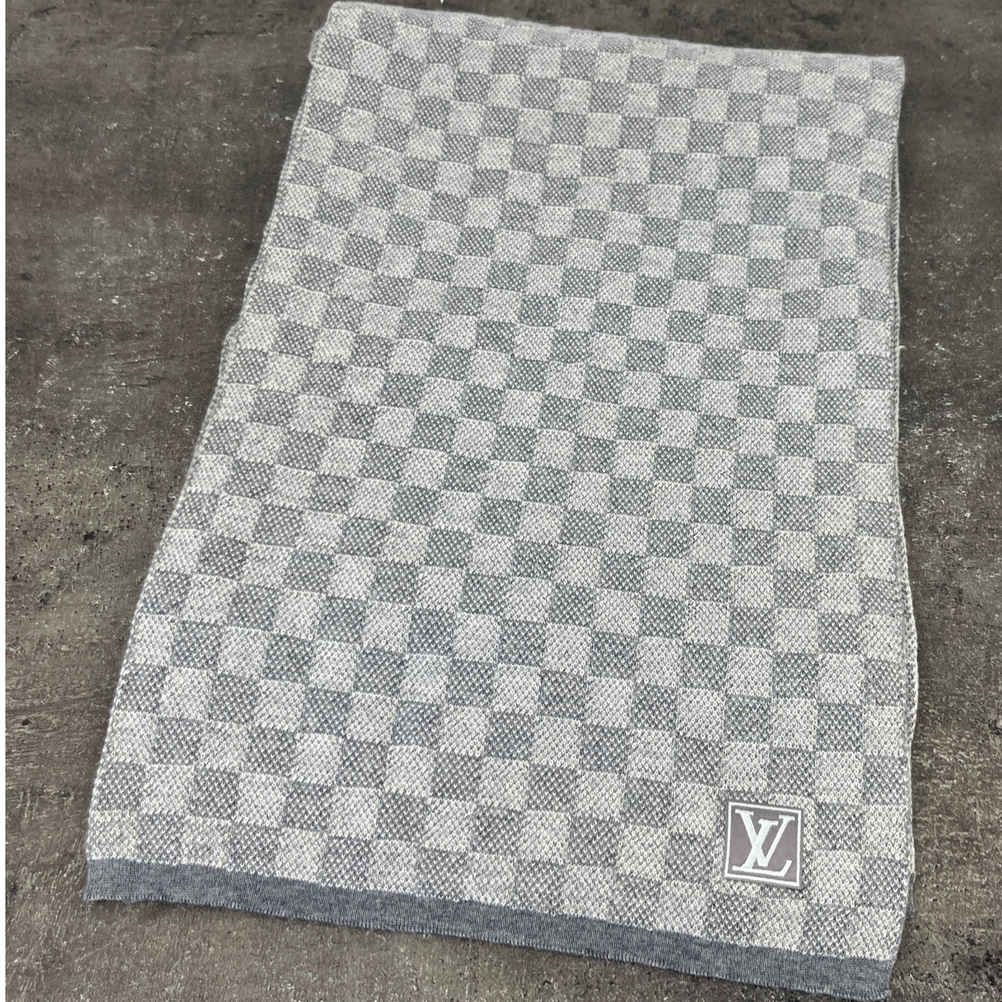 Men's Néo Petit Damier Scarf Grey - Image 6