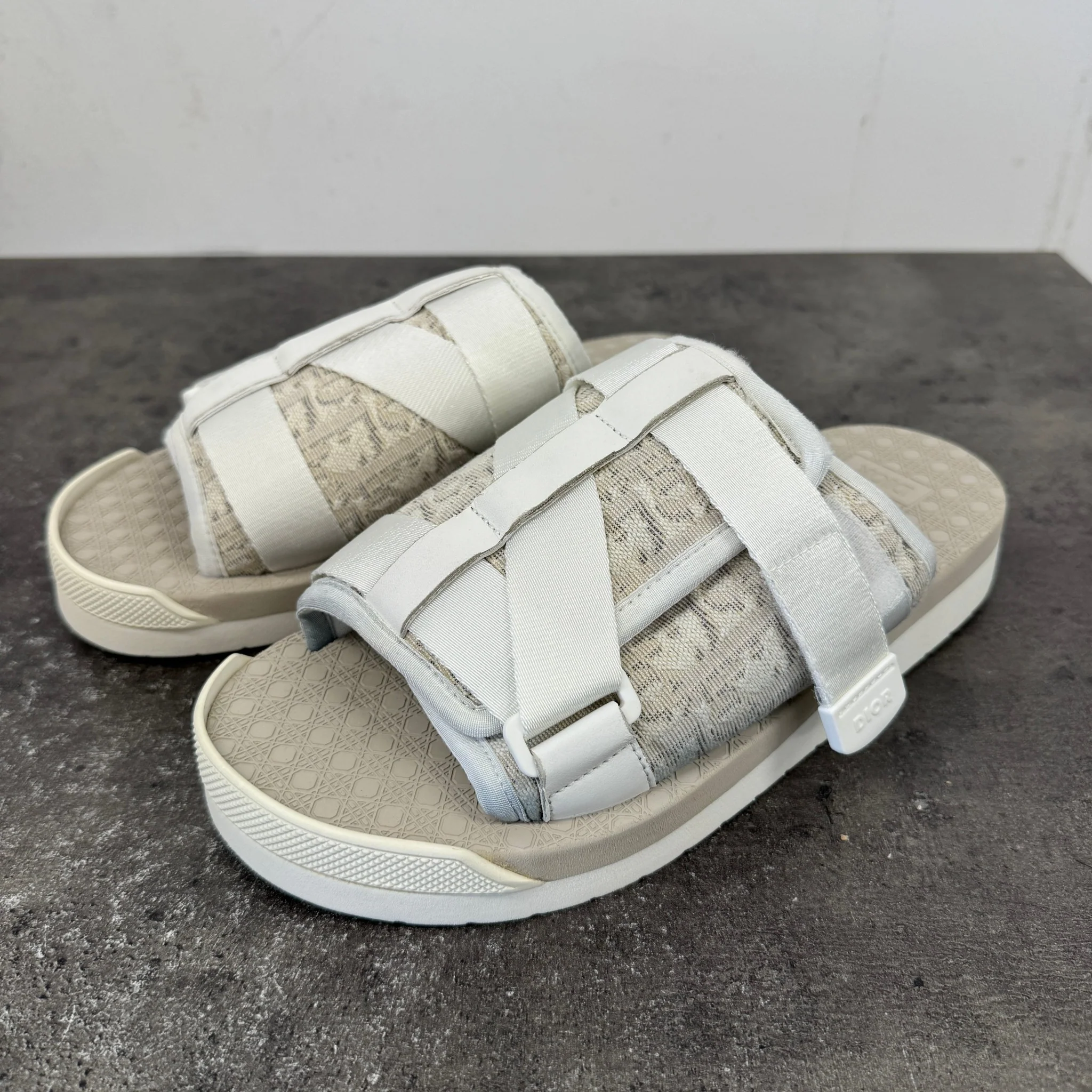 Men's Oblique Alpha Slides Grey Size EU 40 / UK 6 - Image 11