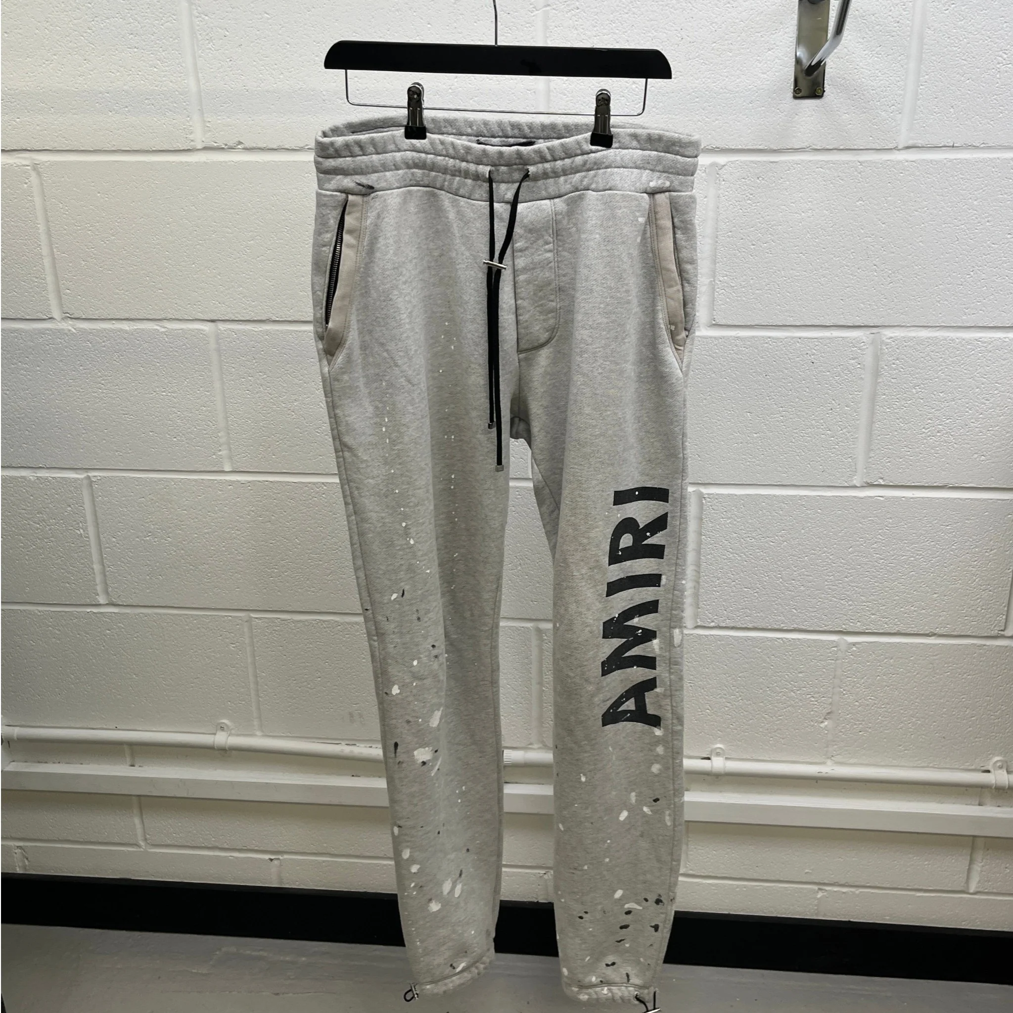 Men's Paint Splatter Logo Print Joggers Grey Size S - Image 8