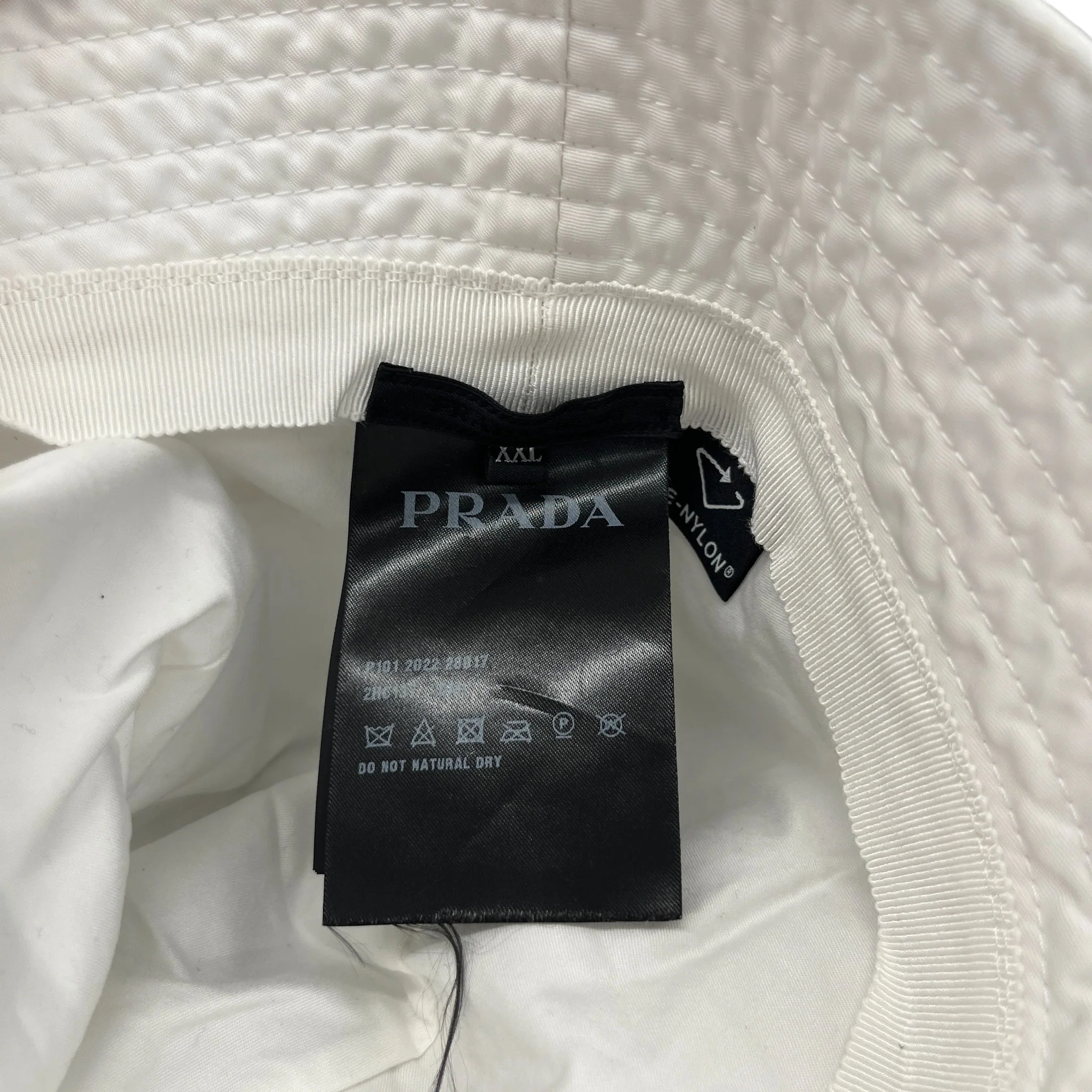 Men's Plaque Logo Bucket Hat White Size XXL - Image 8