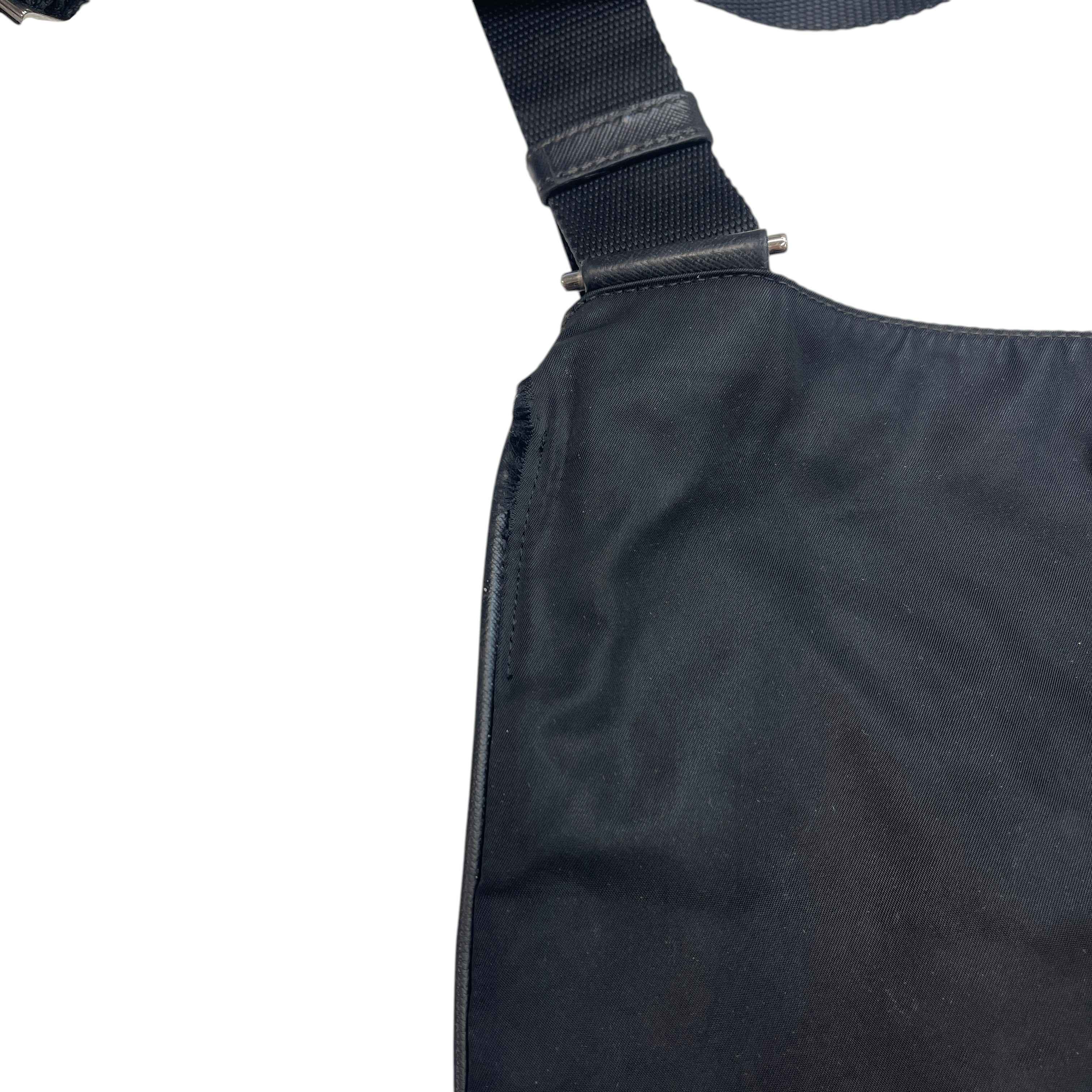 Men's Plaque Logo Messenger Bag Black - Image 10