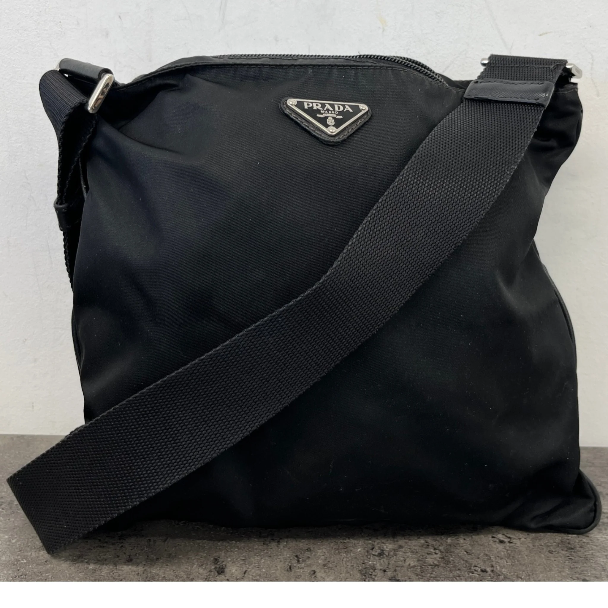 Men's Plaque Logo Messenger Bag Black - Image 9