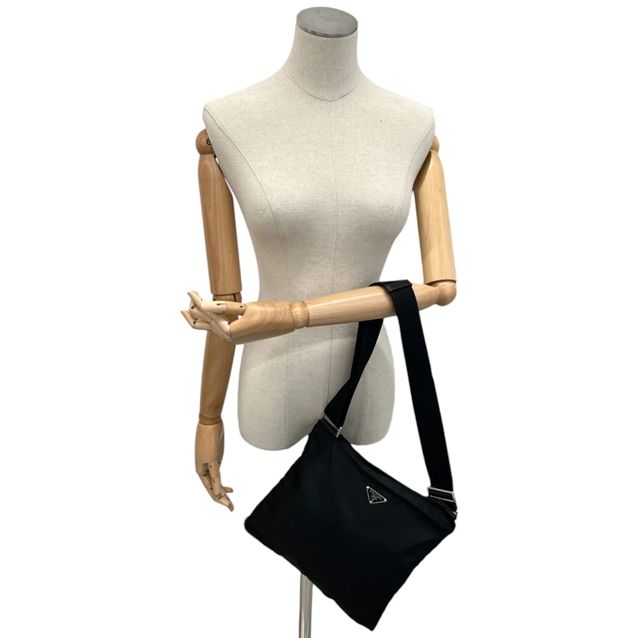 Men's Plaque Logo Re-Nylon Messenger Bag Black - Image 2