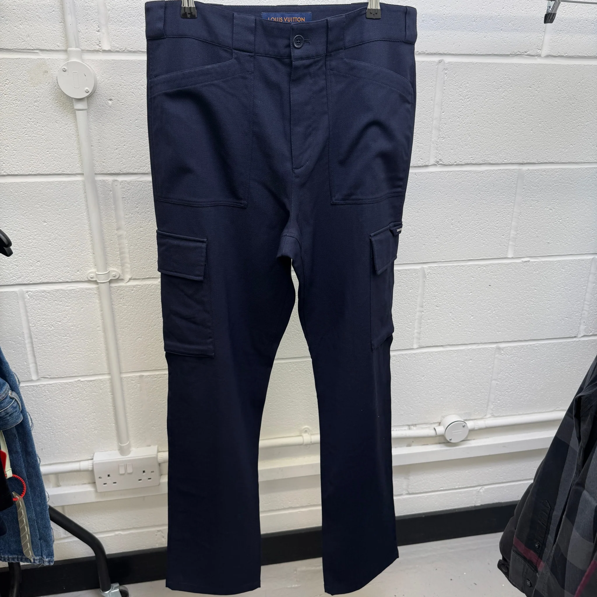 Men's Plaque Patch Pocket Trousers Navy Size Waist 42" - Image 9