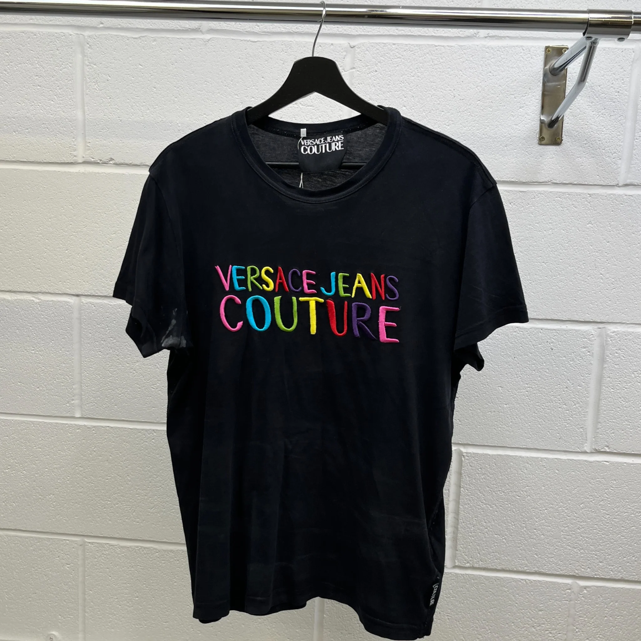 Men's Rainbow Logo T-Shirt Black Size M - Image 9