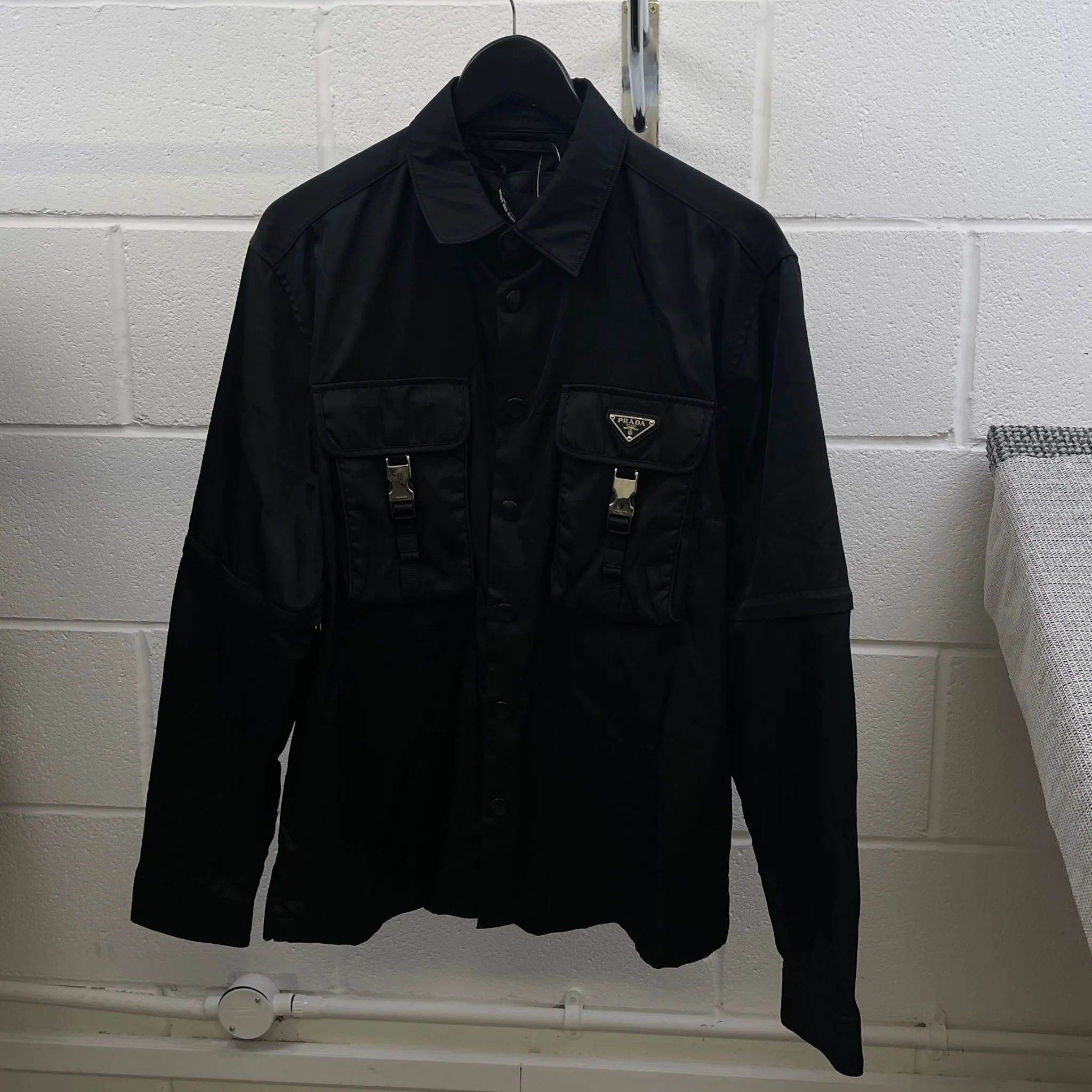 Men's Re-Nylon Plaque Logo OverShirt Black Size M - Image 10