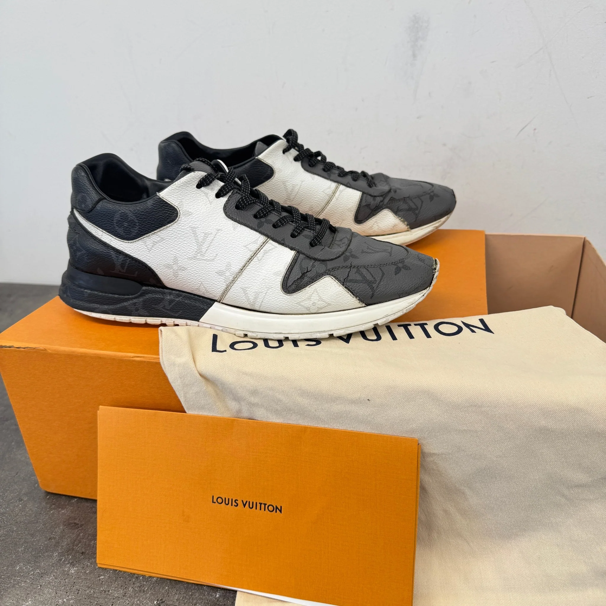 Men's Run Away Low Trainers Black Size EU 41.5 / UK 7.5 - Image 10