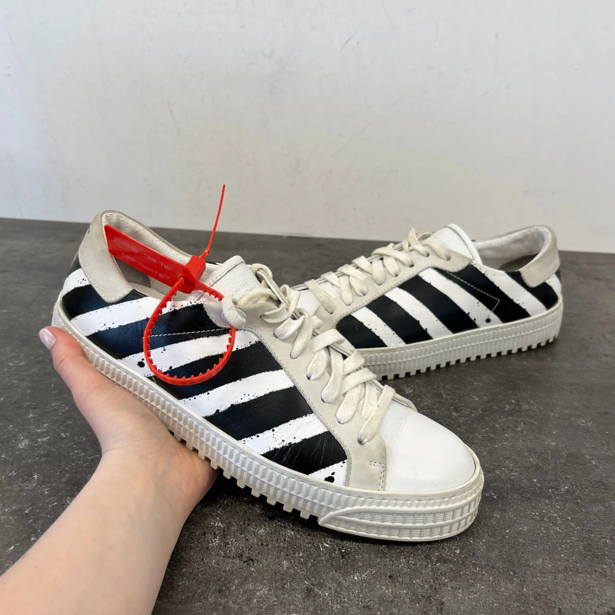 Men's Spray Diagonal Low Trainers White Size EU 41 / UK 7 - Image 13