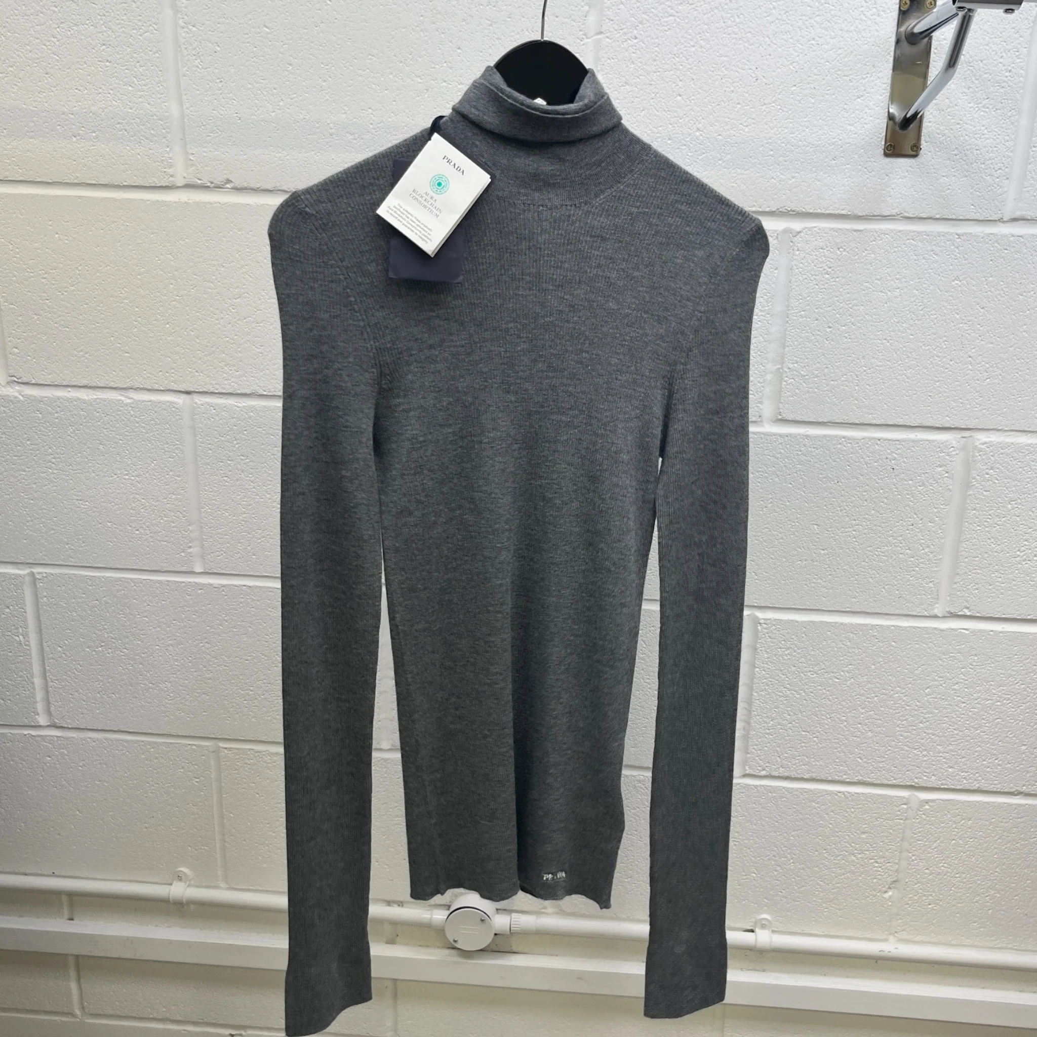 Men's Superfine Cashmere Embroidered Logo Turtleneck Jumper Grey Size IT 52 / UK XL - Image 10