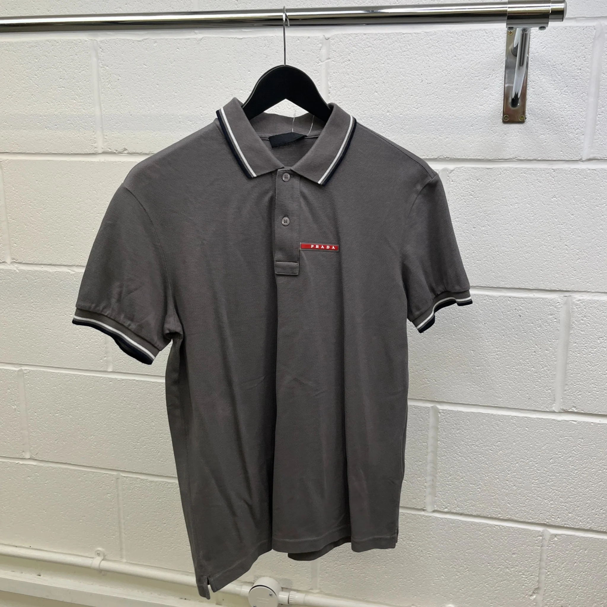 Men's Tab Logo Polo Shirt Grey Size M - Image 8