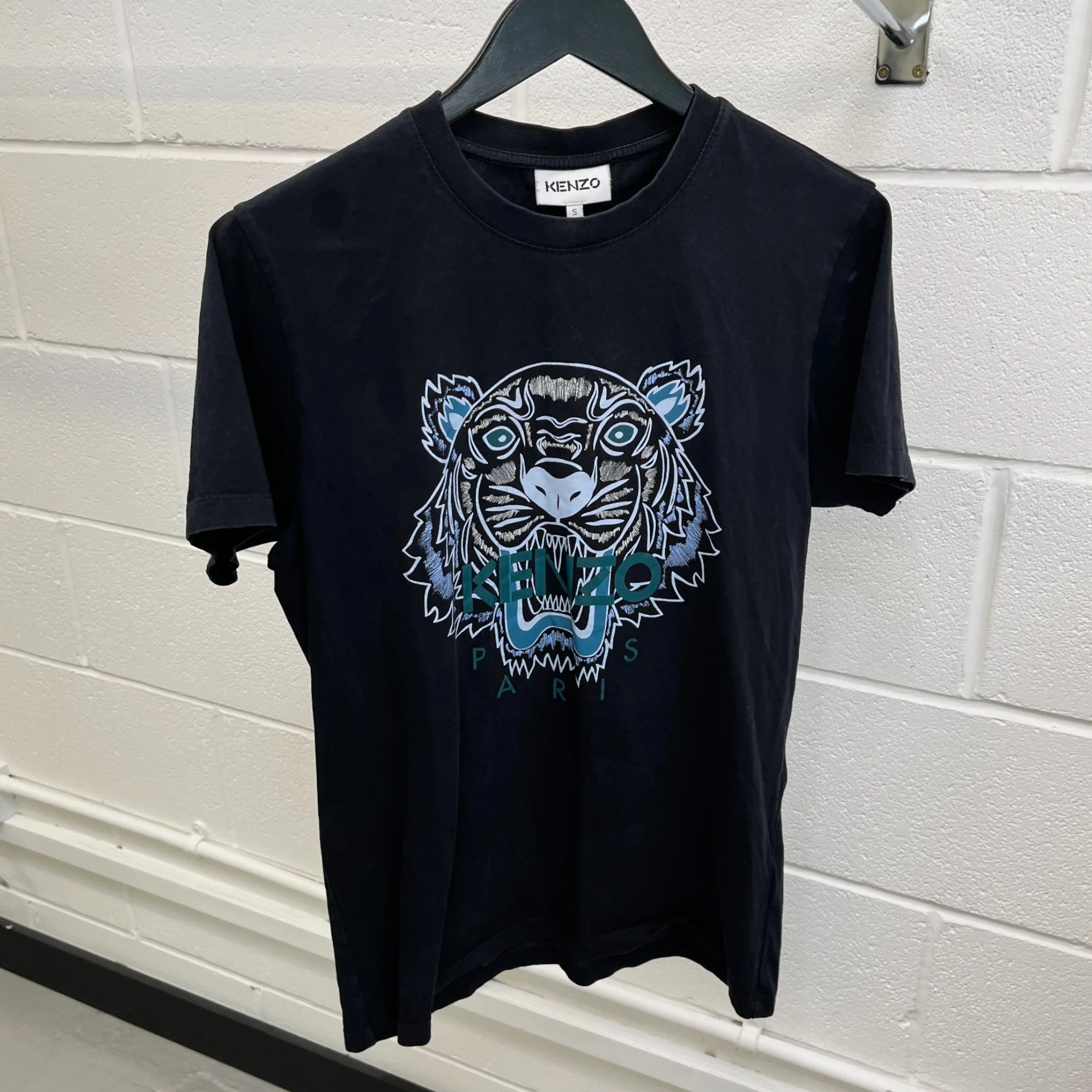 Men's Tiger Logo Print T-Shirt Black Size S - Image 7