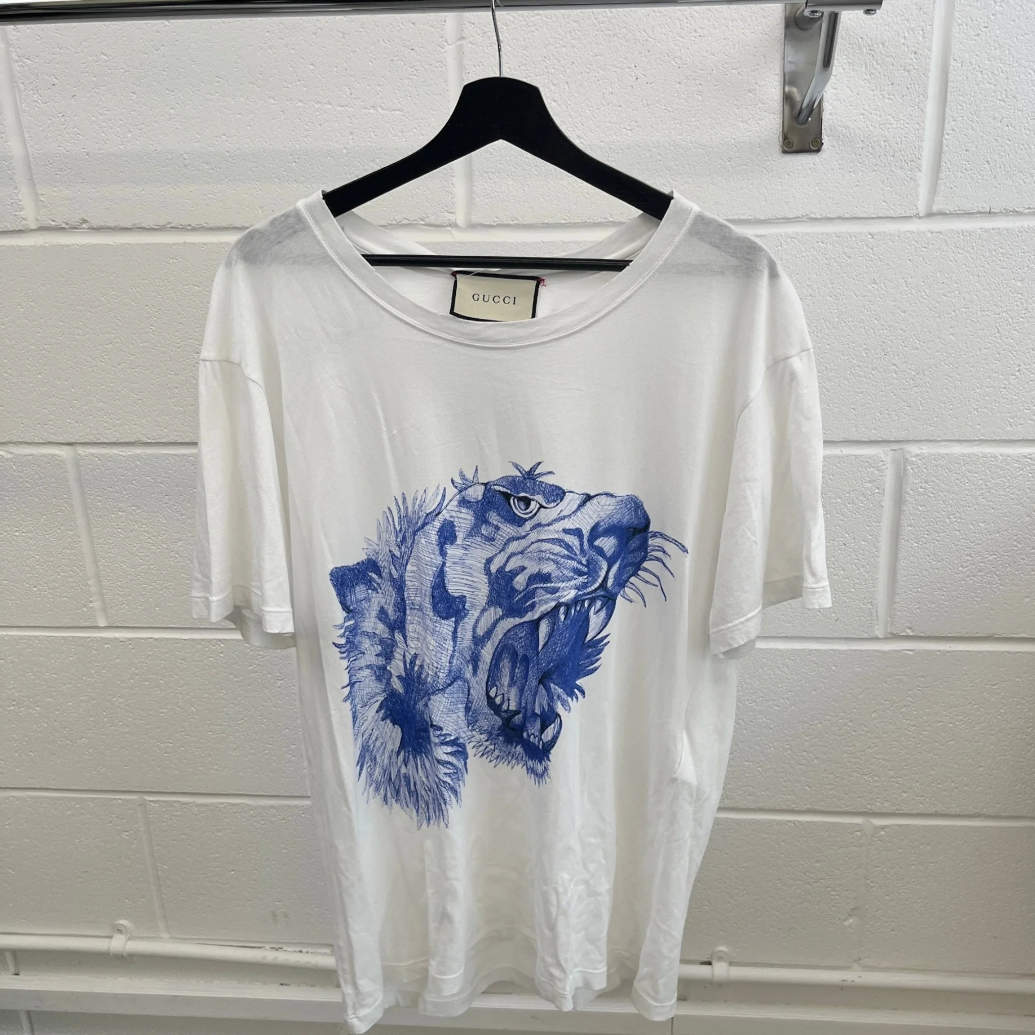 Men's Tiger Print Distressed T-Shirt White Size M - Image 8