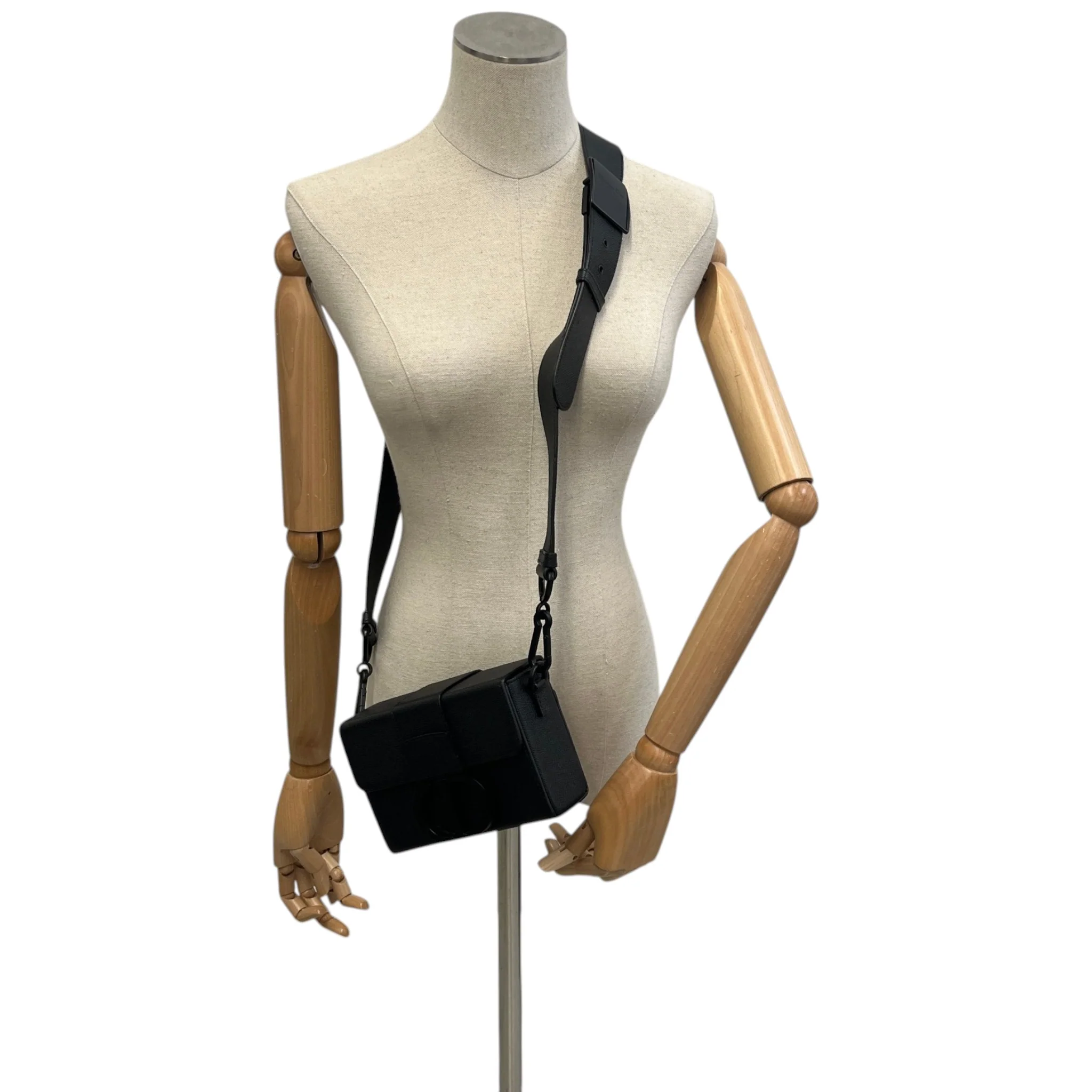 Women's 30 Montaigne Box Handbag Black - Image 2