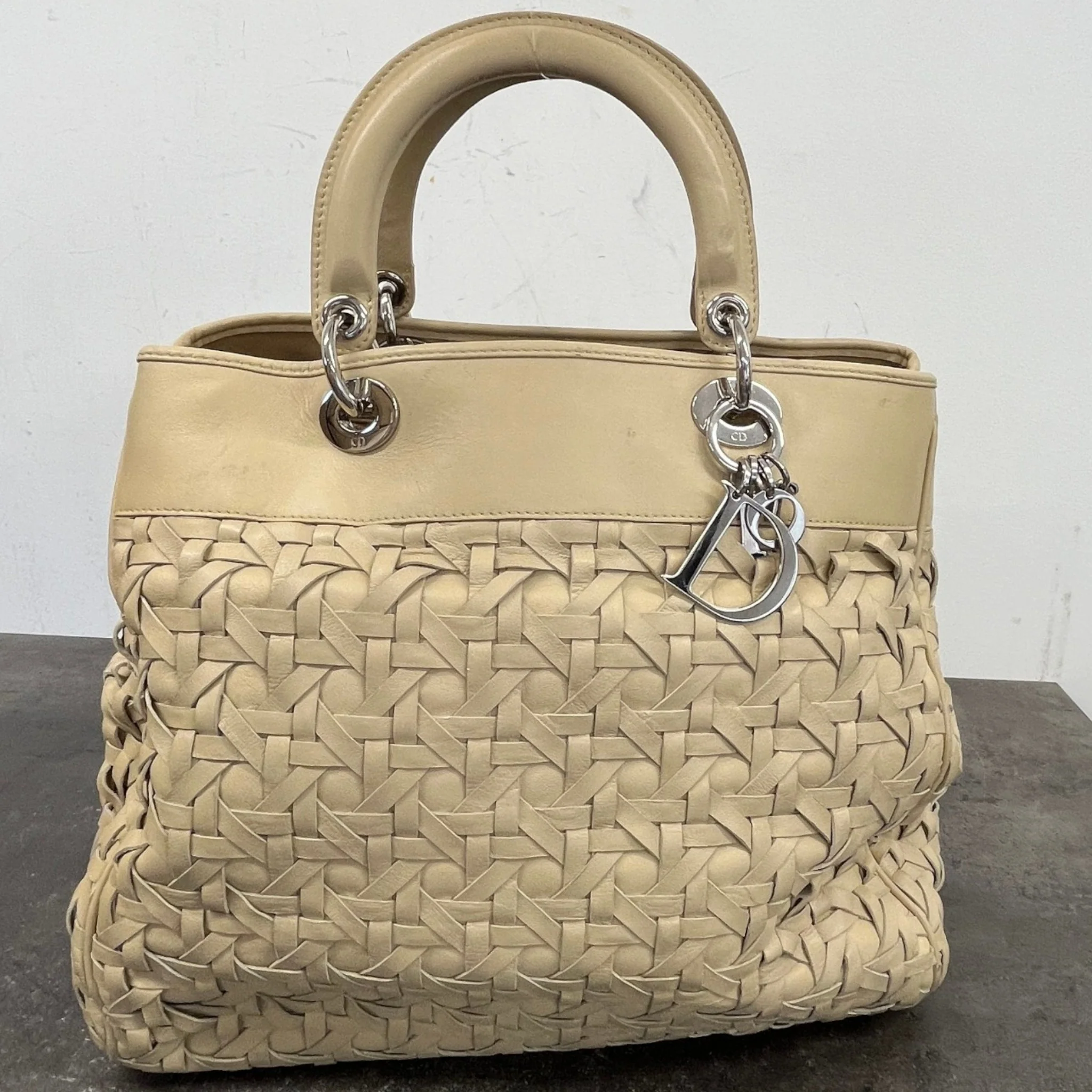 Women's Avenue Tote Handbag White - Image 13