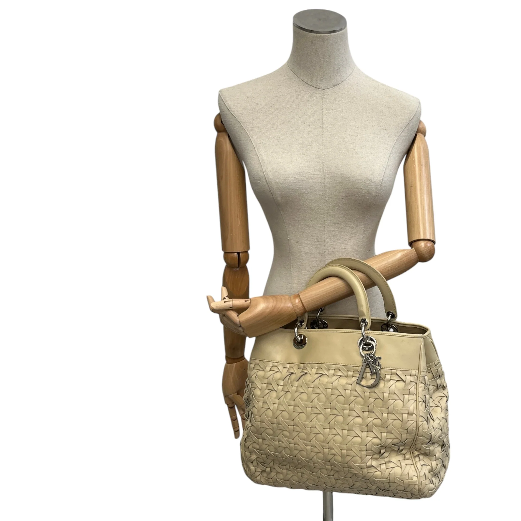 Women's Avenue Tote Handbag White - Image 2